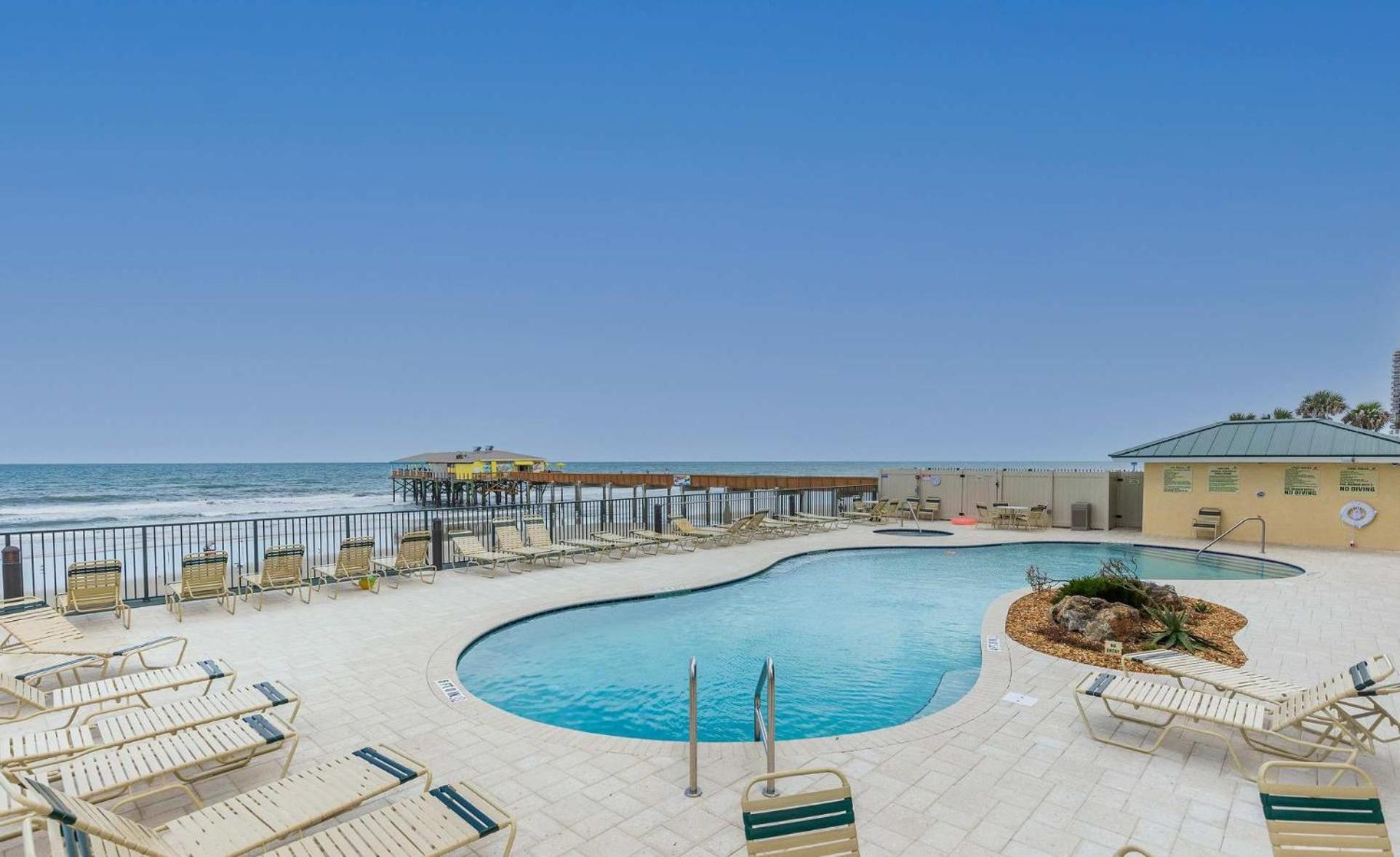 Coastal Chic At Sunglow By Brightwild *
