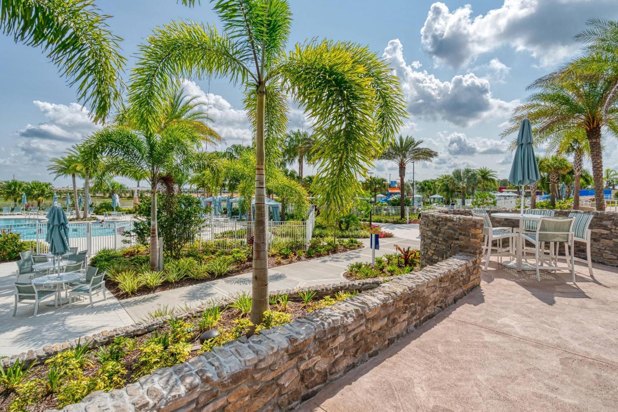 Dream Vacation 8 Milles From At Solara 1608