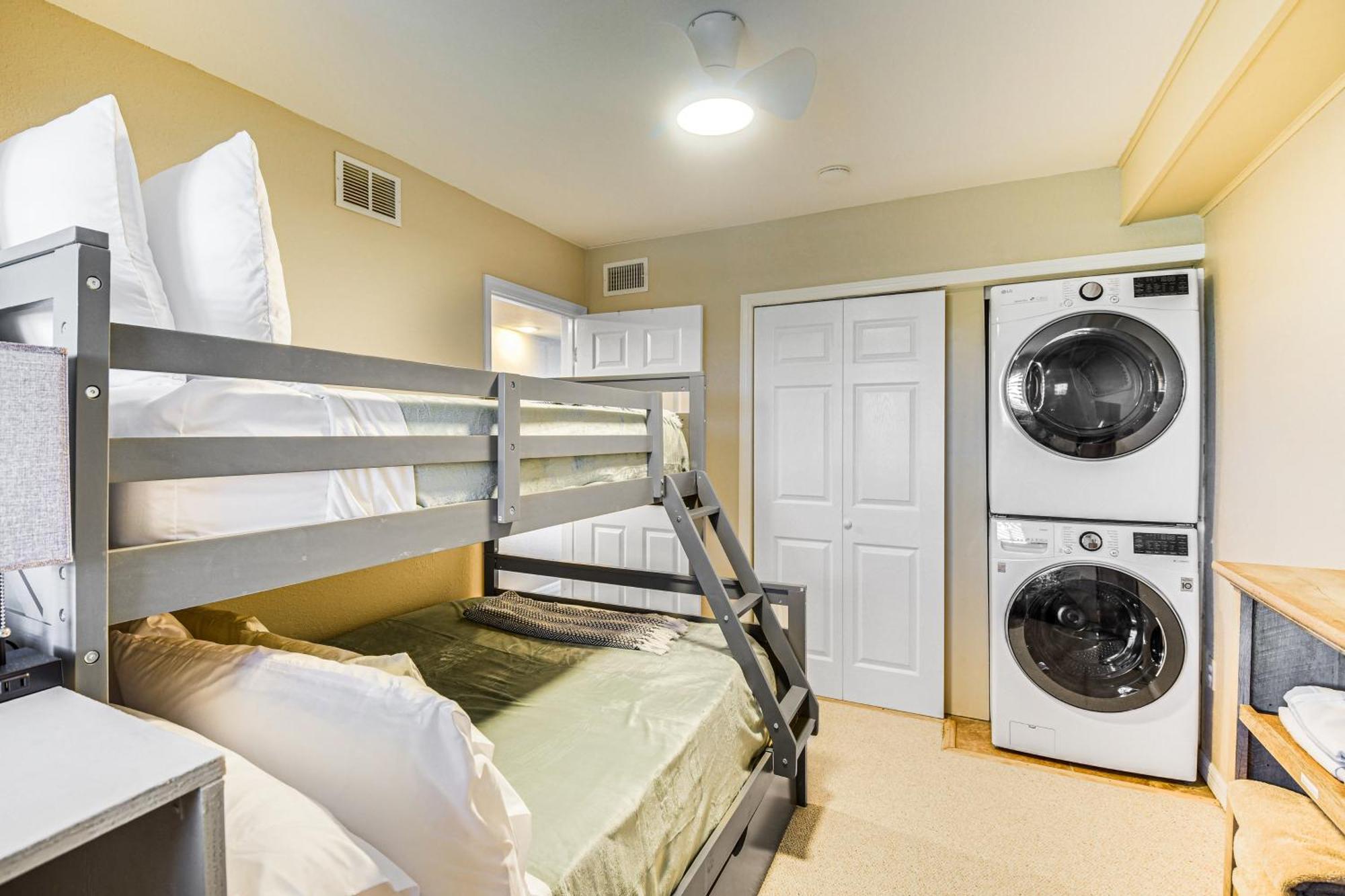 New Smyrna On Water Rest, Swim And Play Apartment