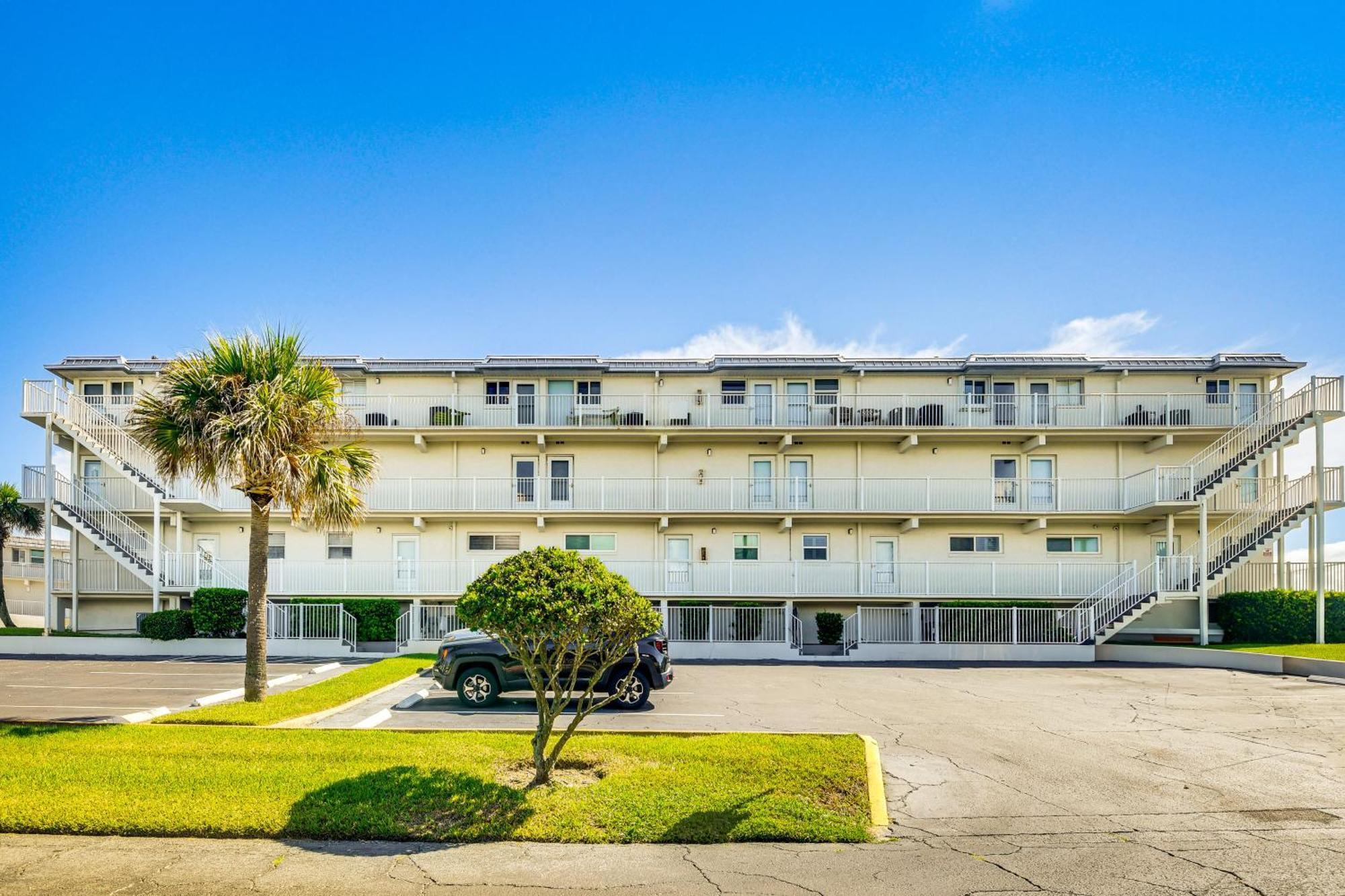 New Smyrna On Water Rest, Swim And Play Apartment *
