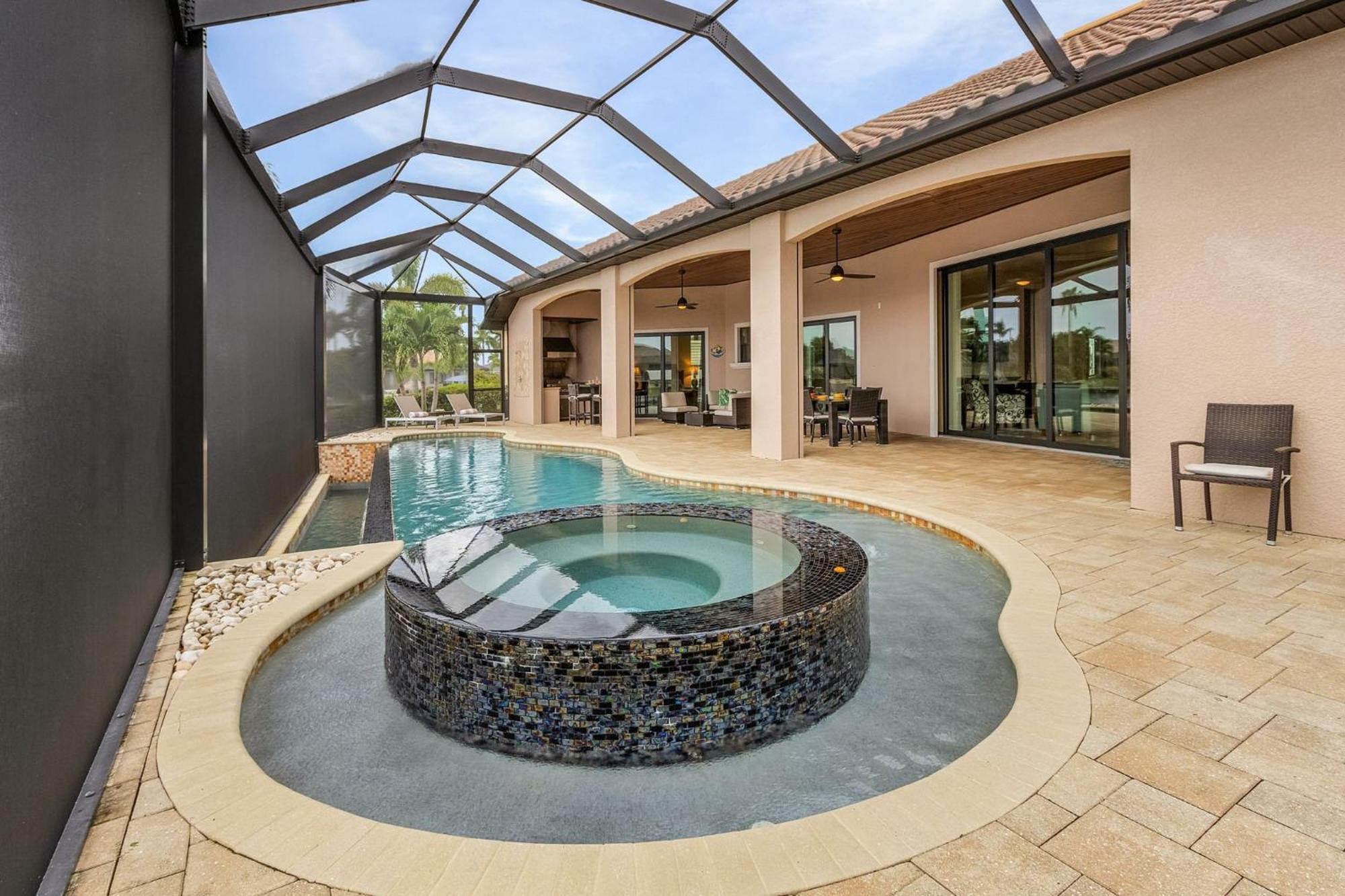 Luxury, Sunsets, Heated Infinity Pool, Spa, Pool Table, Bikes & Kayaks - Coral Bay - Roelens