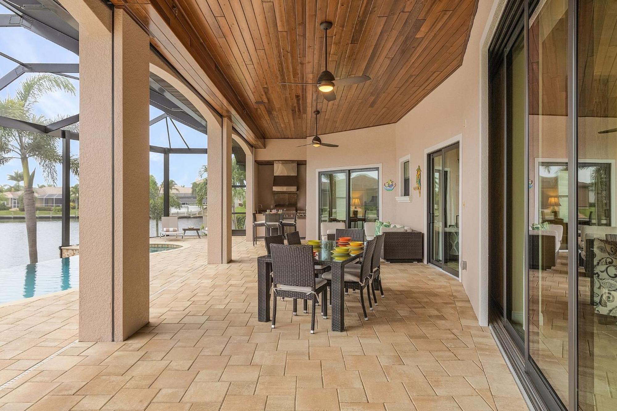 Luxury, Sunsets, Heated Infinity Pool, Spa, Pool Table, Bikes & Kayaks - Coral Bay - Roelens Holiday home *