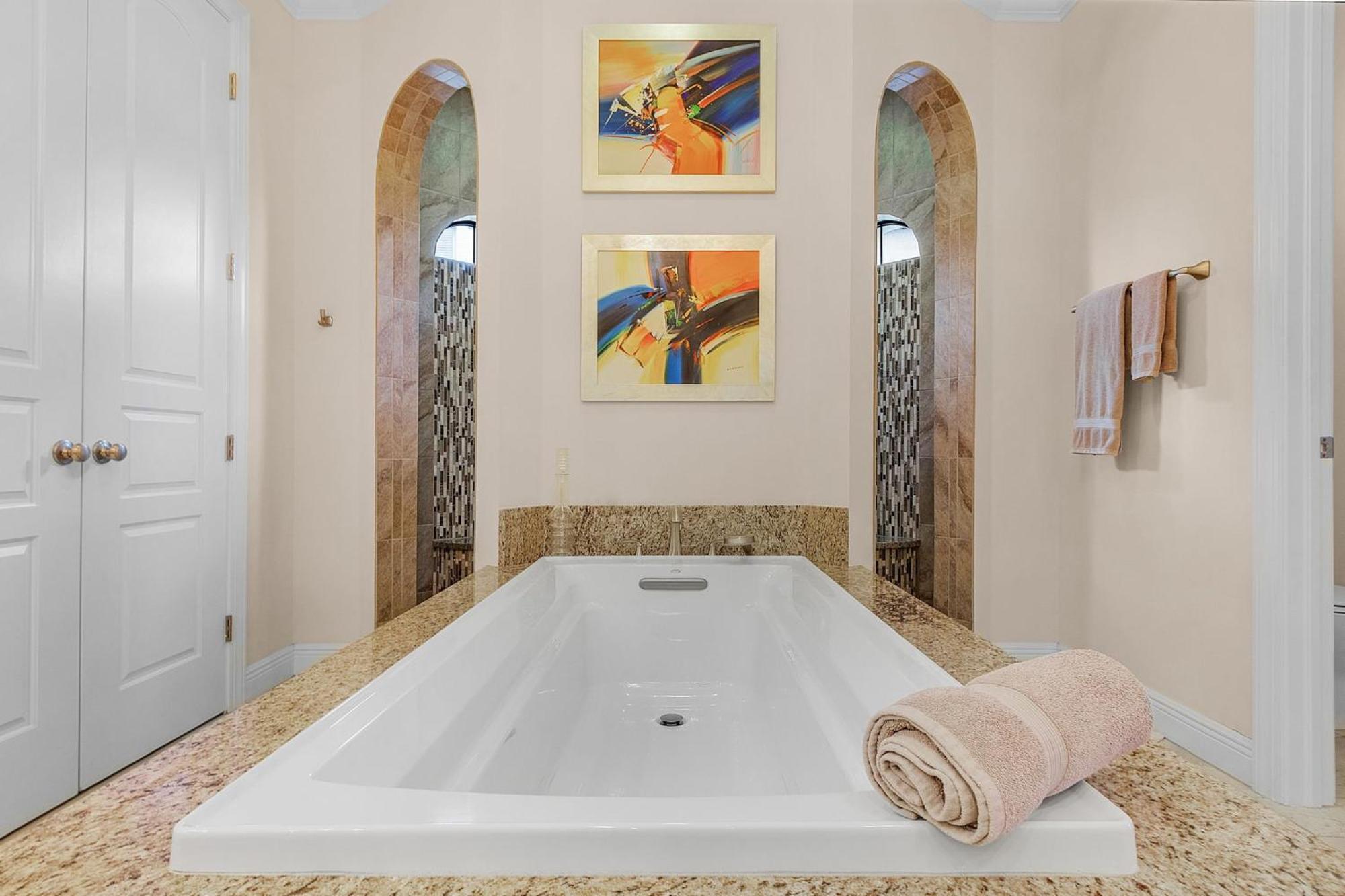 Holiday home Luxury, Sunsets, Heated Infinity Pool, Spa, Pool Table, Bikes & Kayaks - Coral Bay - Roelens *