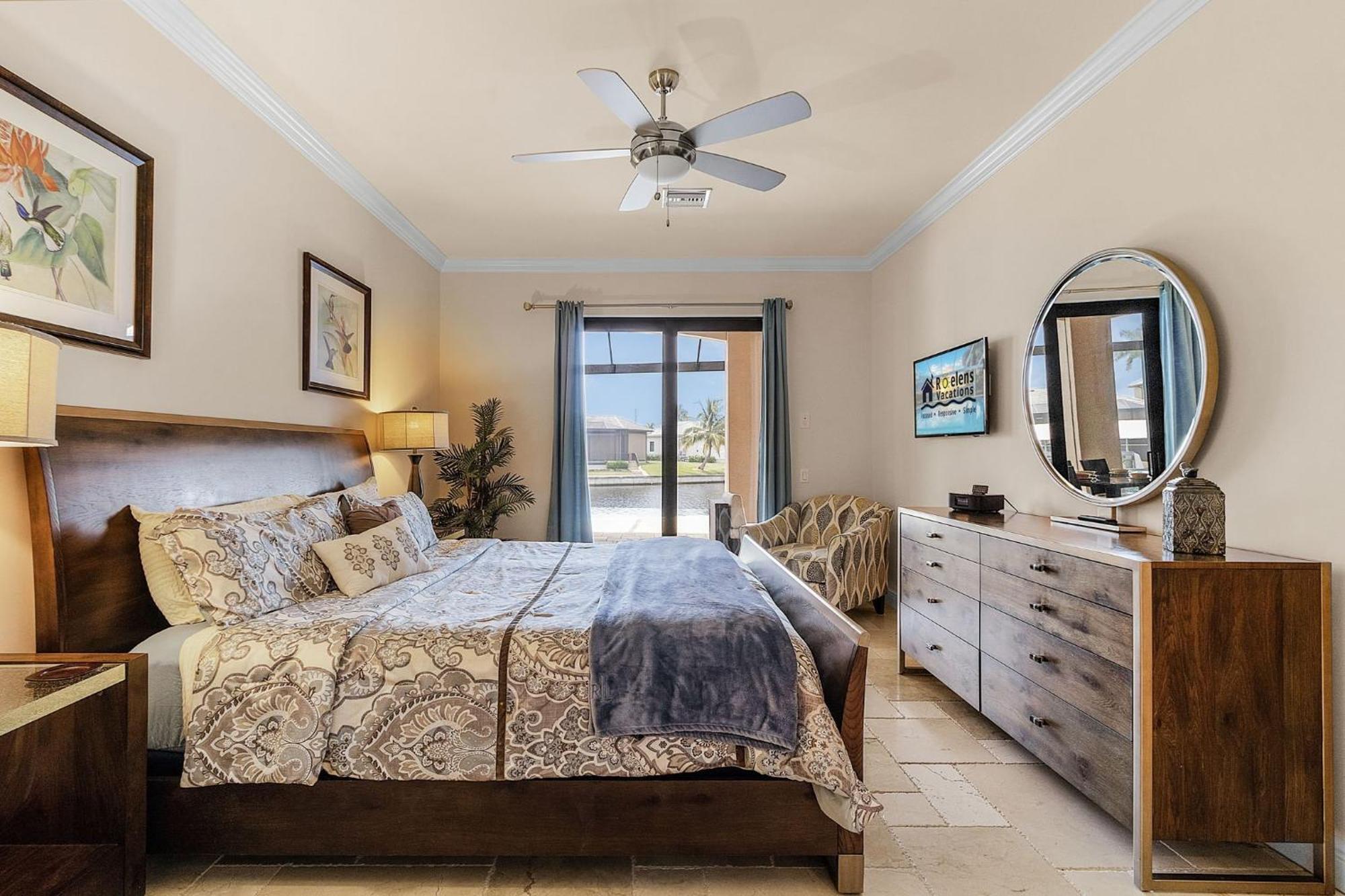 Luxury, Sunsets, Heated Infinity Pool, Spa, Pool Table, Bikes & Kayaks - Coral Bay - Roelens * Cape Coral