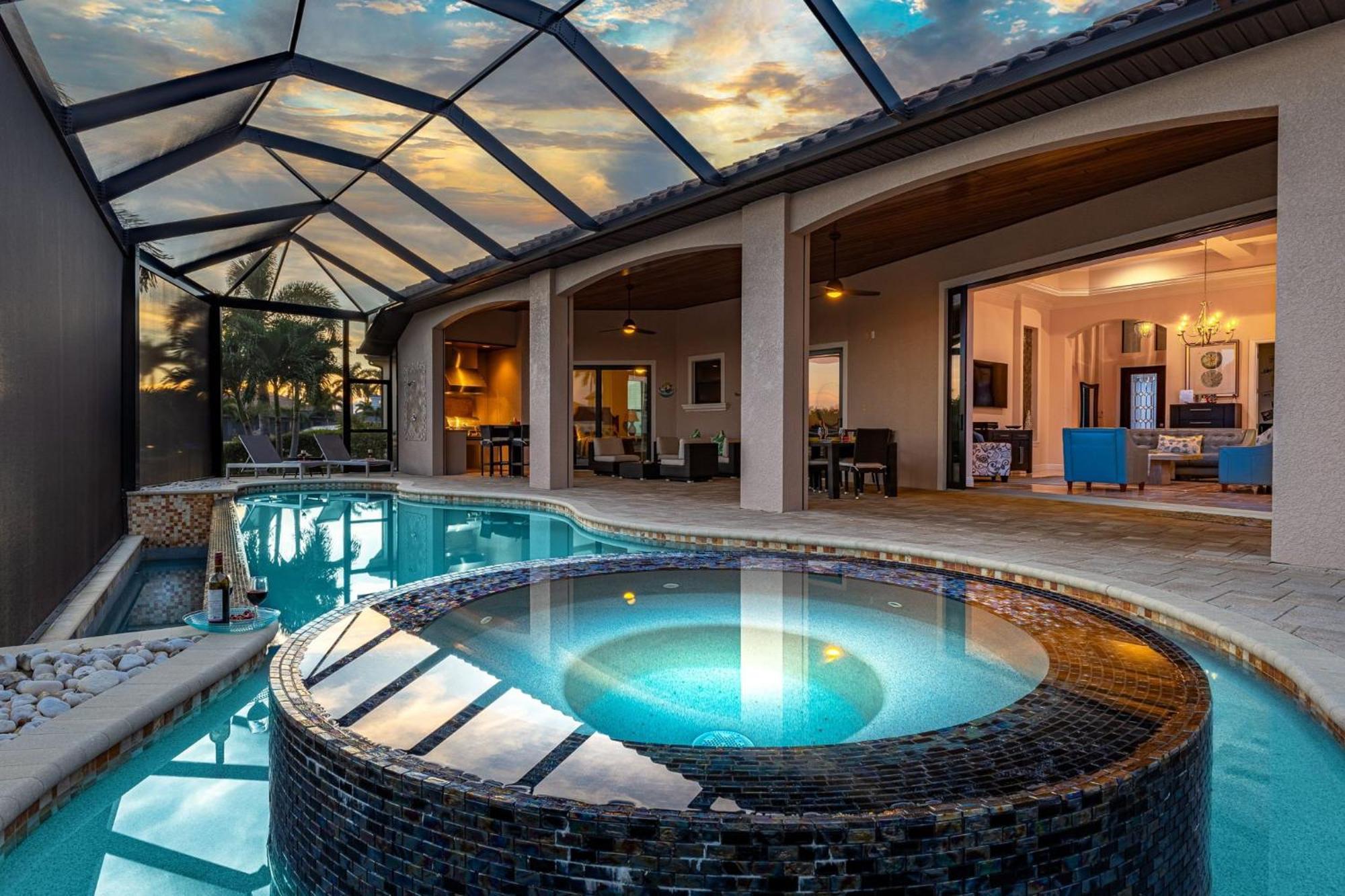 Luxury, Sunsets, Heated Infinity Pool, Spa, Pool Table, Bikes & Kayaks - Coral Bay - Roelens Holiday home *