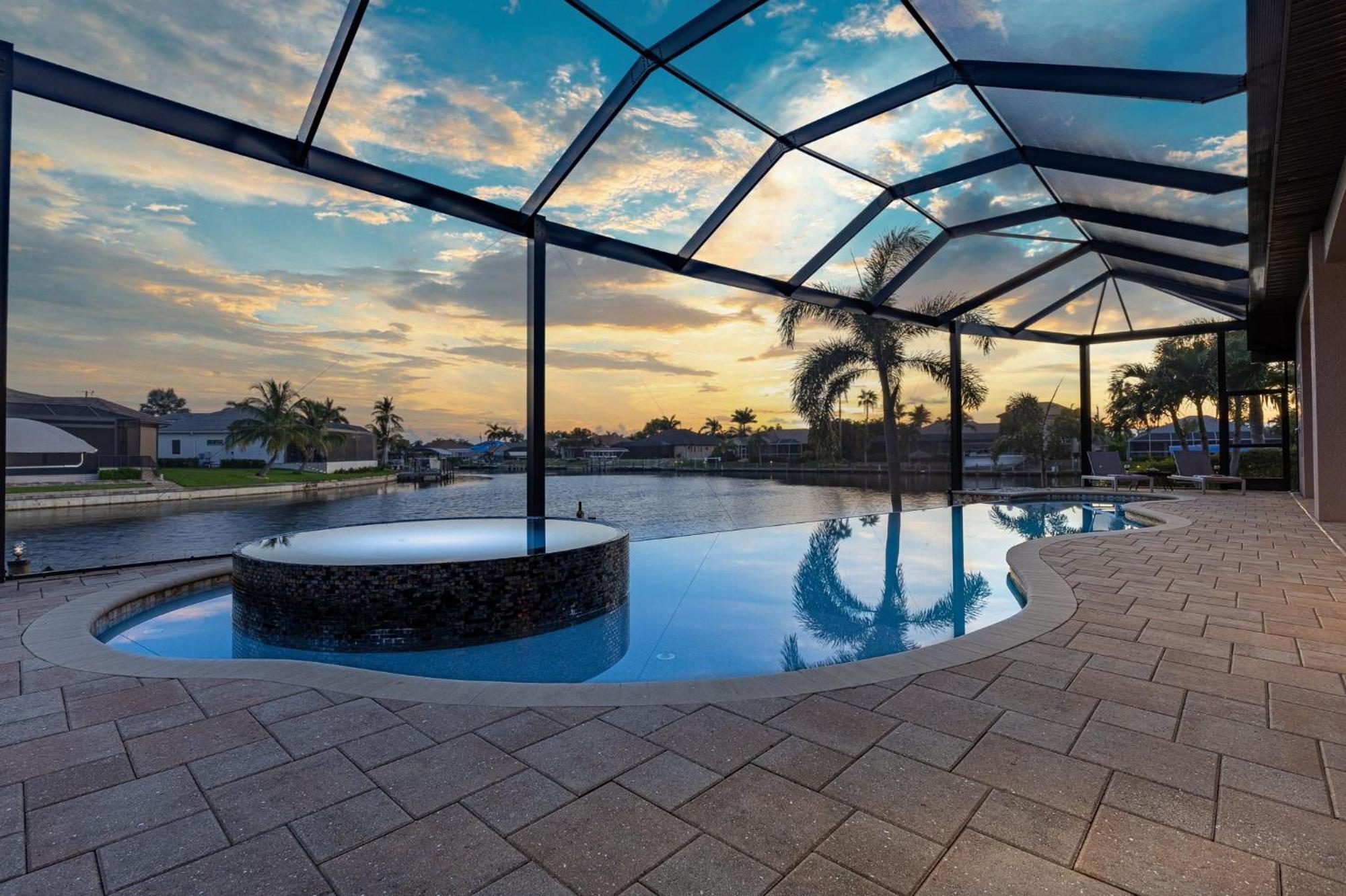 Luxury, Sunsets, Heated Infinity Pool, Spa, Pool Table, Bikes & Kayaks - Coral Bay - Roelens