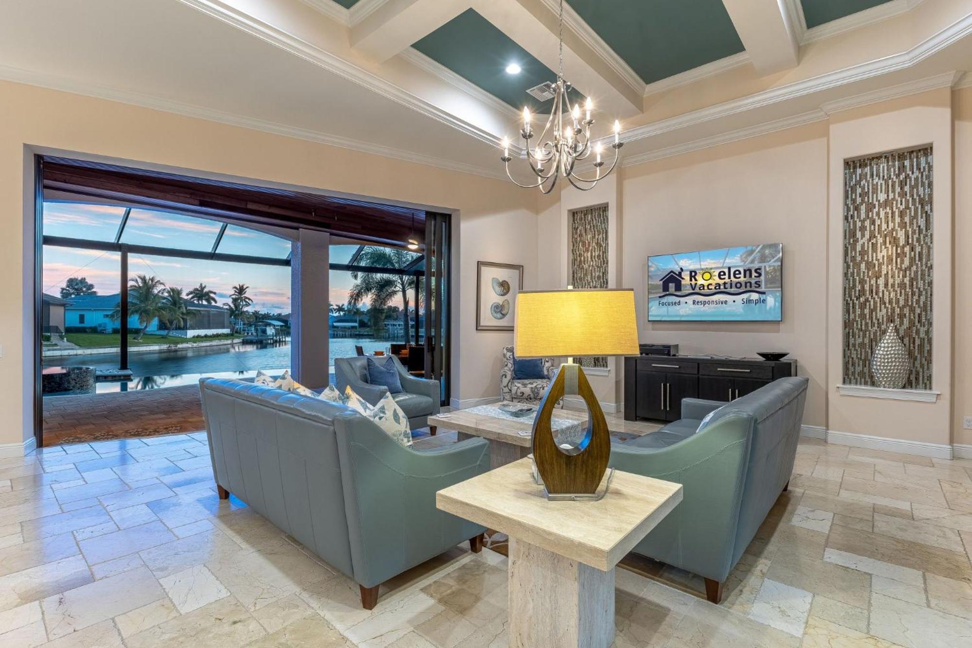 Luxury, Sunsets, Heated Infinity Pool, Spa, Pool Table, Bikes & Kayaks - Coral Bay - Roelens Holiday home Cape Coral