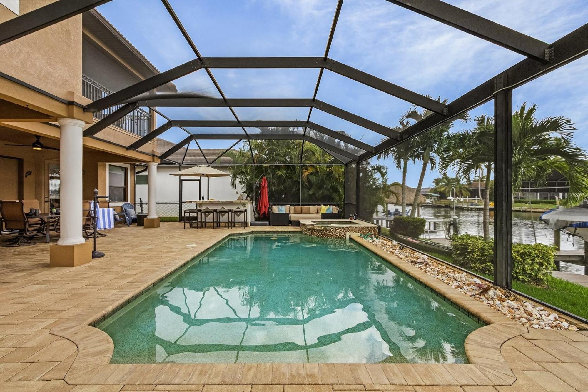 Holiday home Stunning Tropical Oasis - Gulf Access, Kayaks, Padddleboards, Bikes, Tiki - Ancora - Roelens *