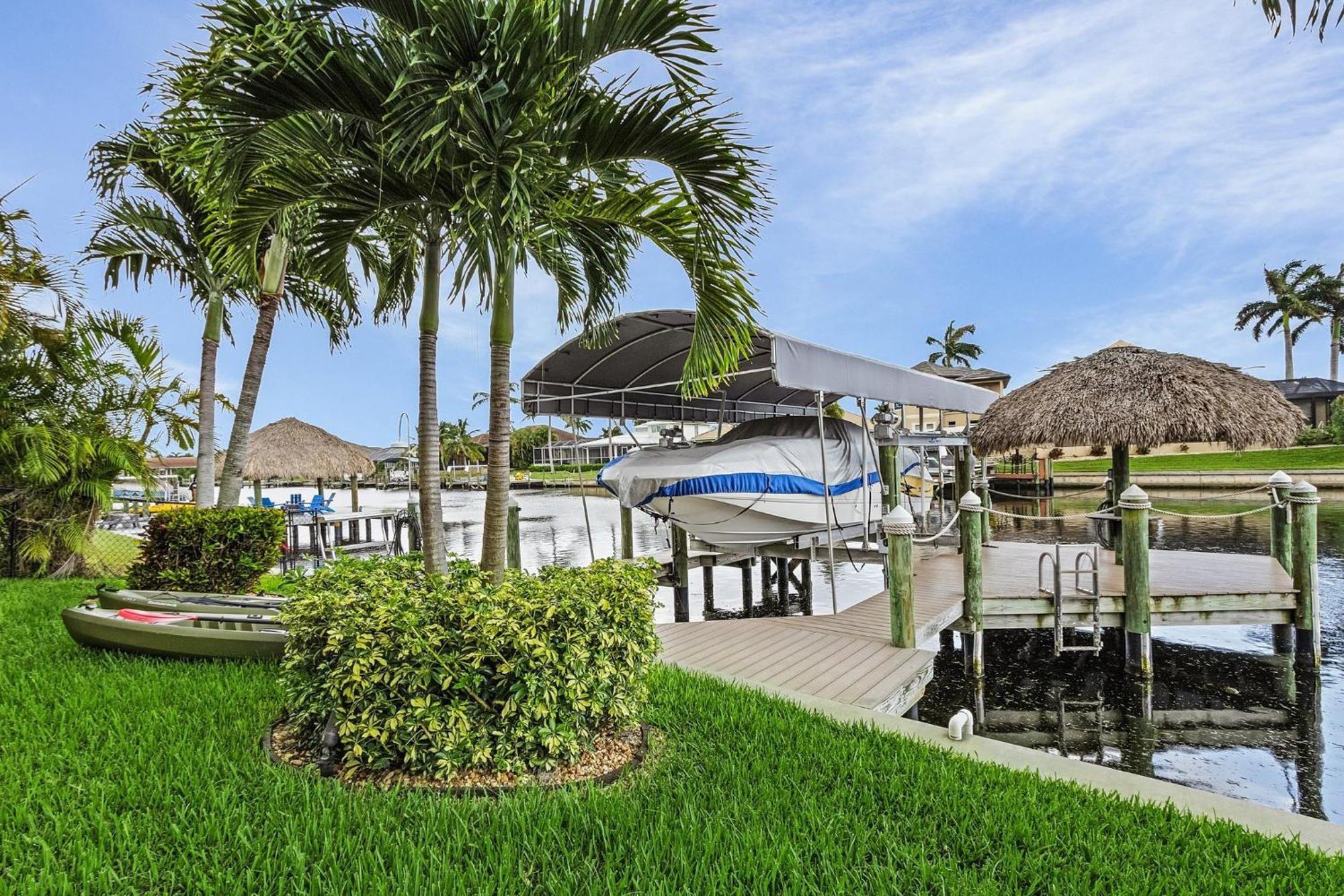 Stunning Tropical Oasis - Gulf Access, Kayaks, Padddleboards, Bikes, Tiki - Ancora - Roelens *