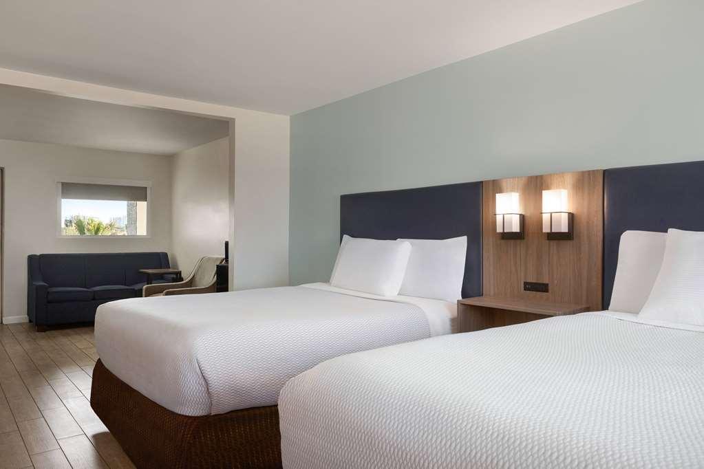 Hotel La Quinta By Wyndham Oceanfront Daytona 3*
