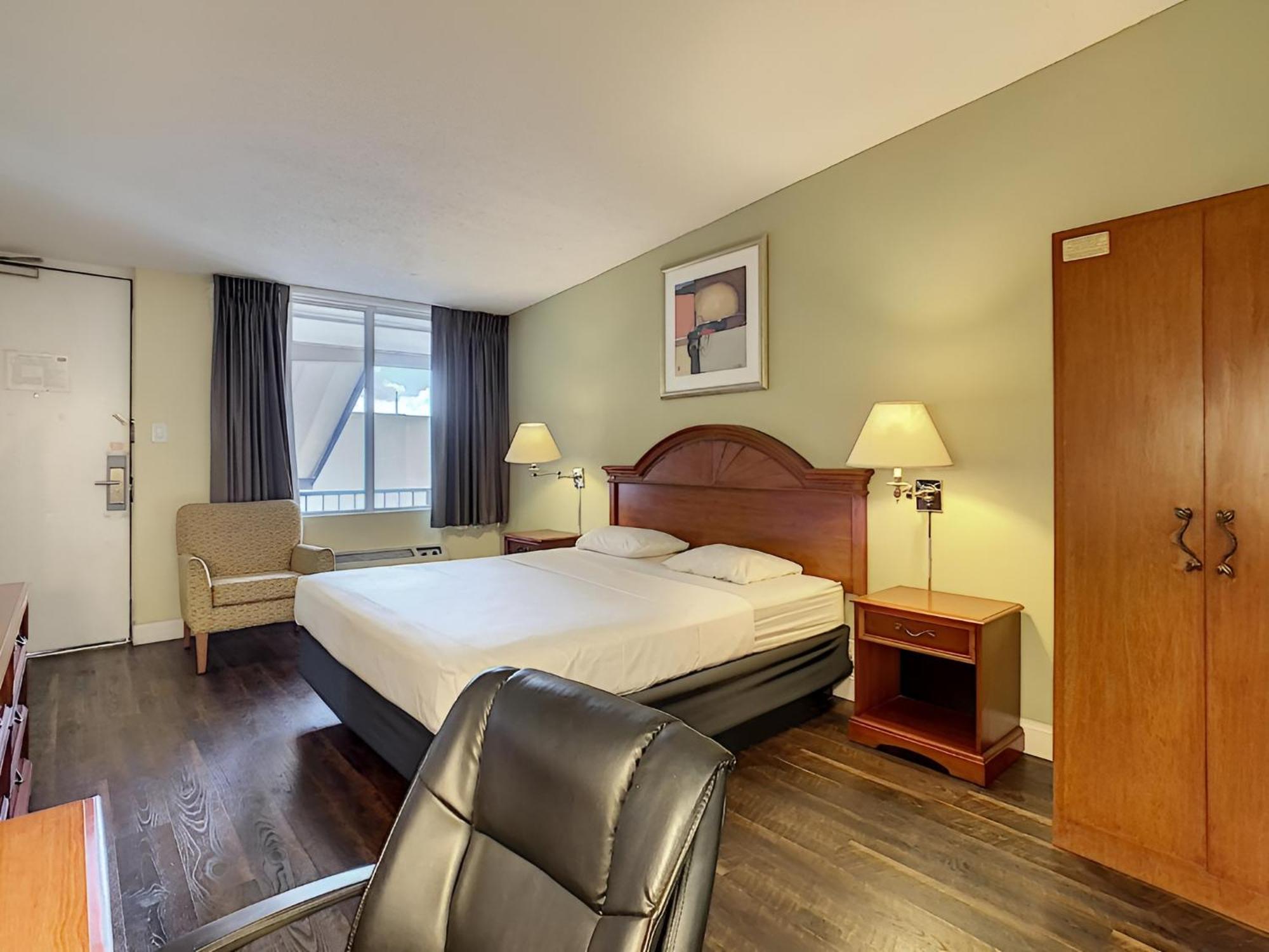 Stayable At Florida Mall Hotel 3*