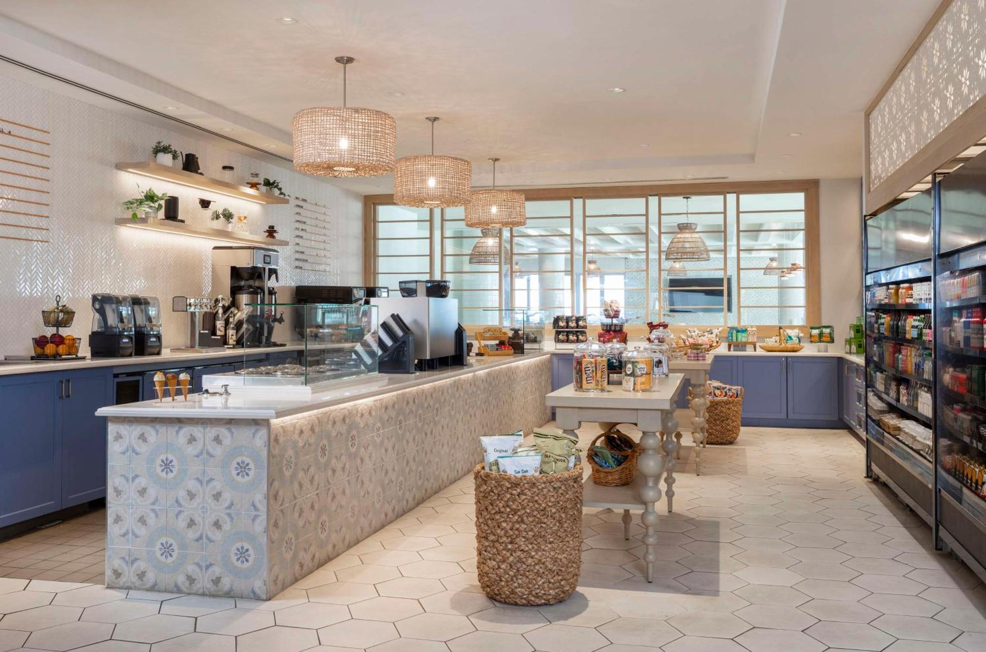 Resort The Singer Oceanfront Resort, Curio Collection By Hilton