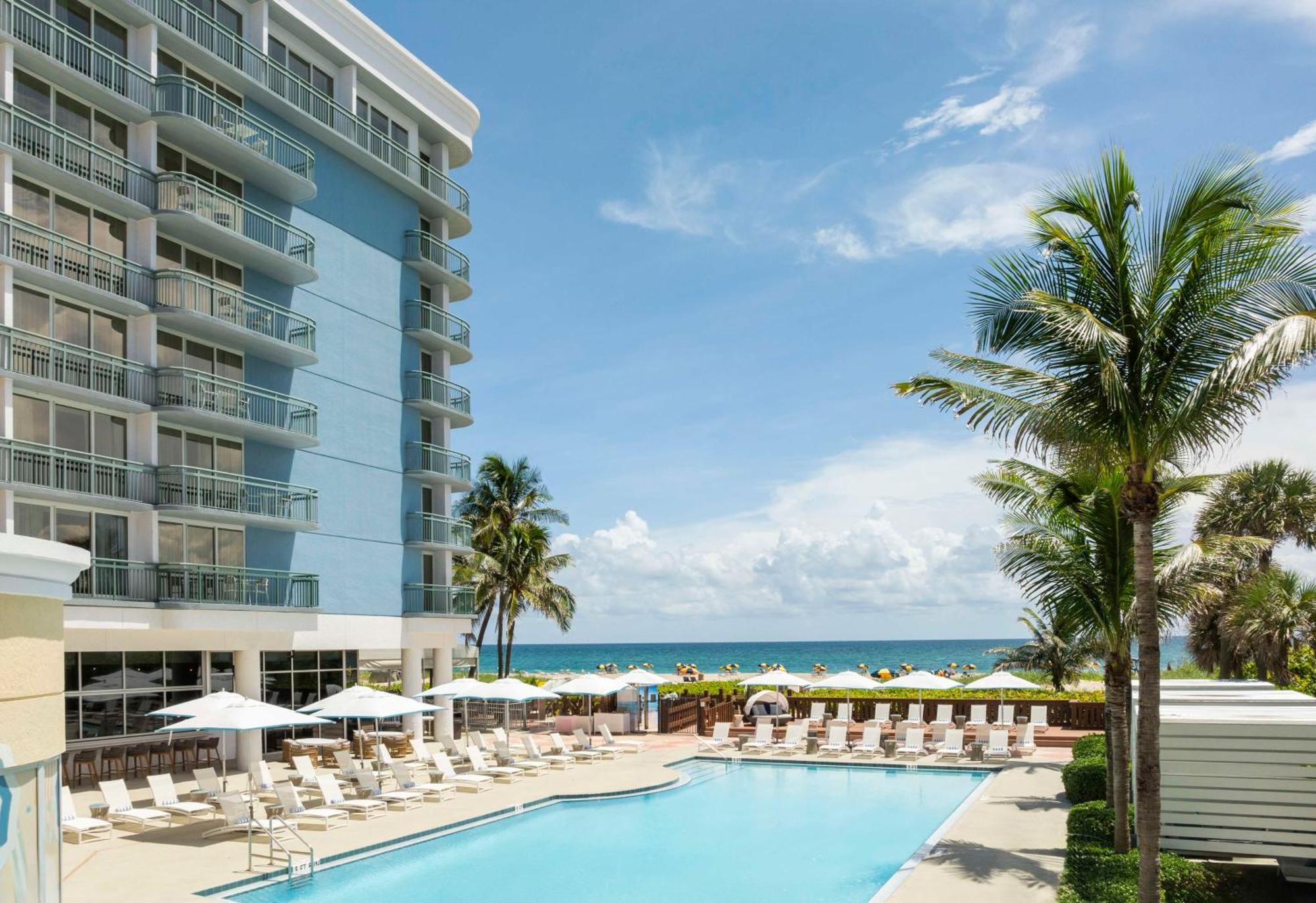The Singer Oceanfront Resort, Curio Collection By Hilton
