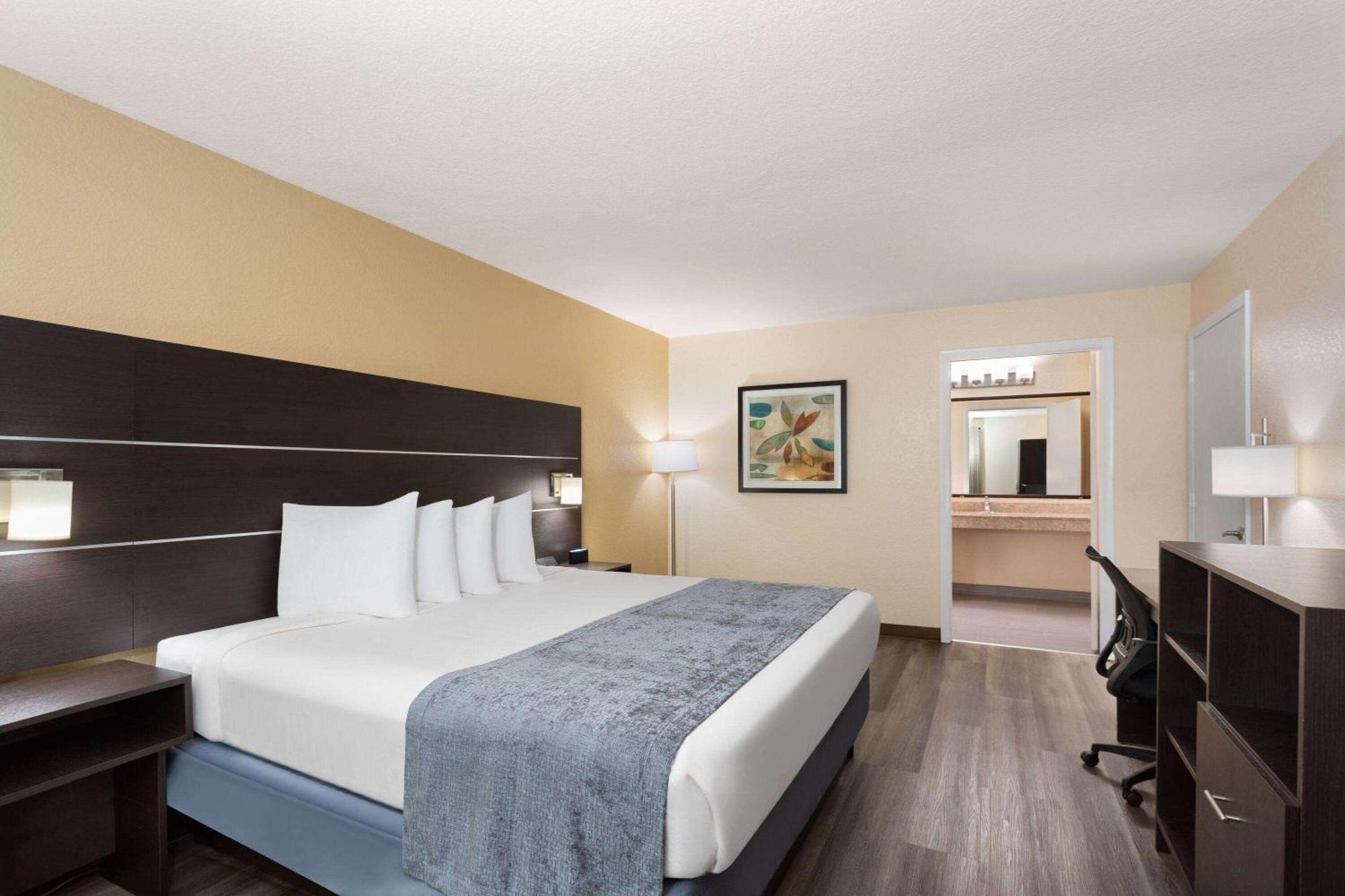 Hotel Baymont By Wyndham Punta Gorda/port Charlotte 2*