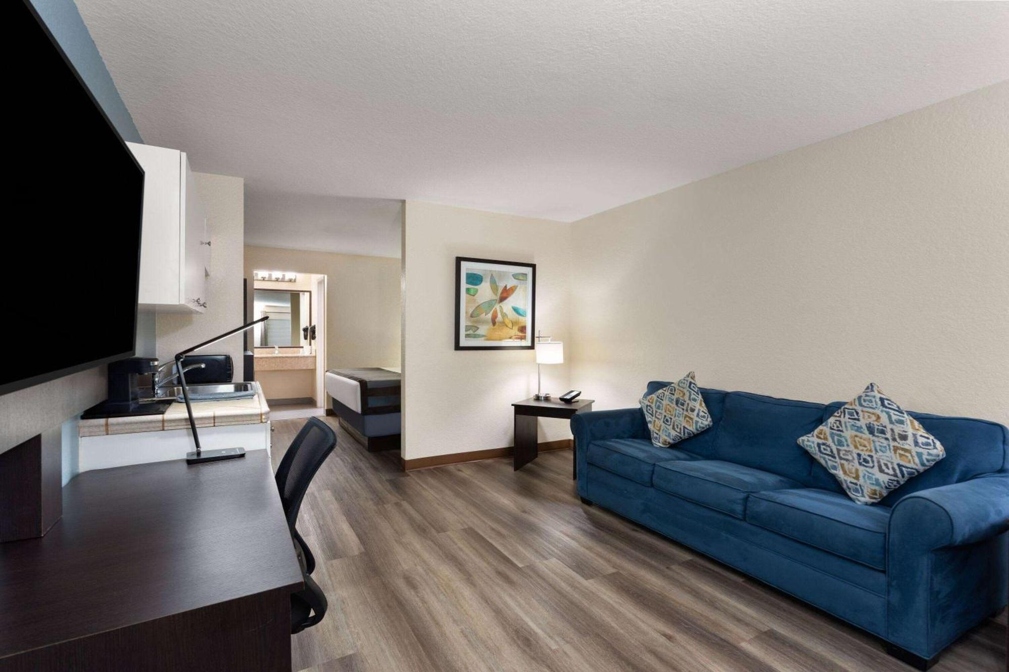 Baymont By Wyndham Punta Gorda/port Charlotte 2*