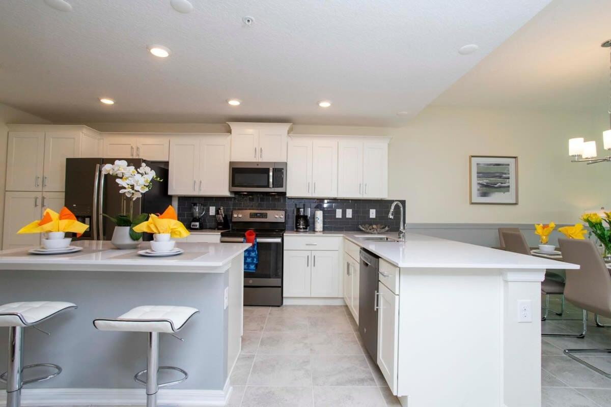 Luxurious 2 Bd Close To @ Storey 204p Holiday home Kissimmee