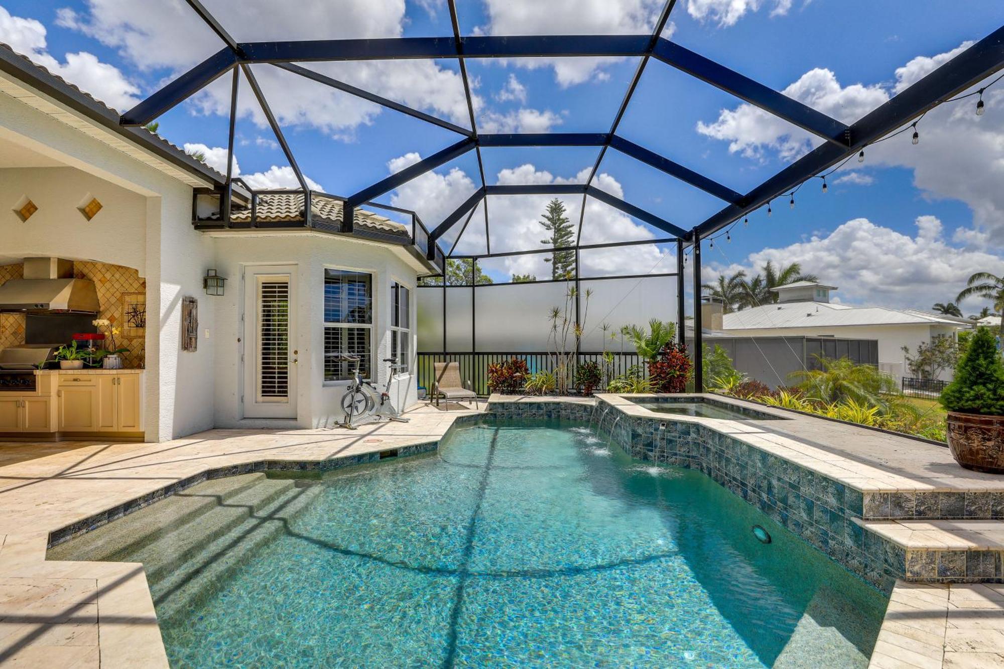 Luxe Bayfront Pool, Lanai!