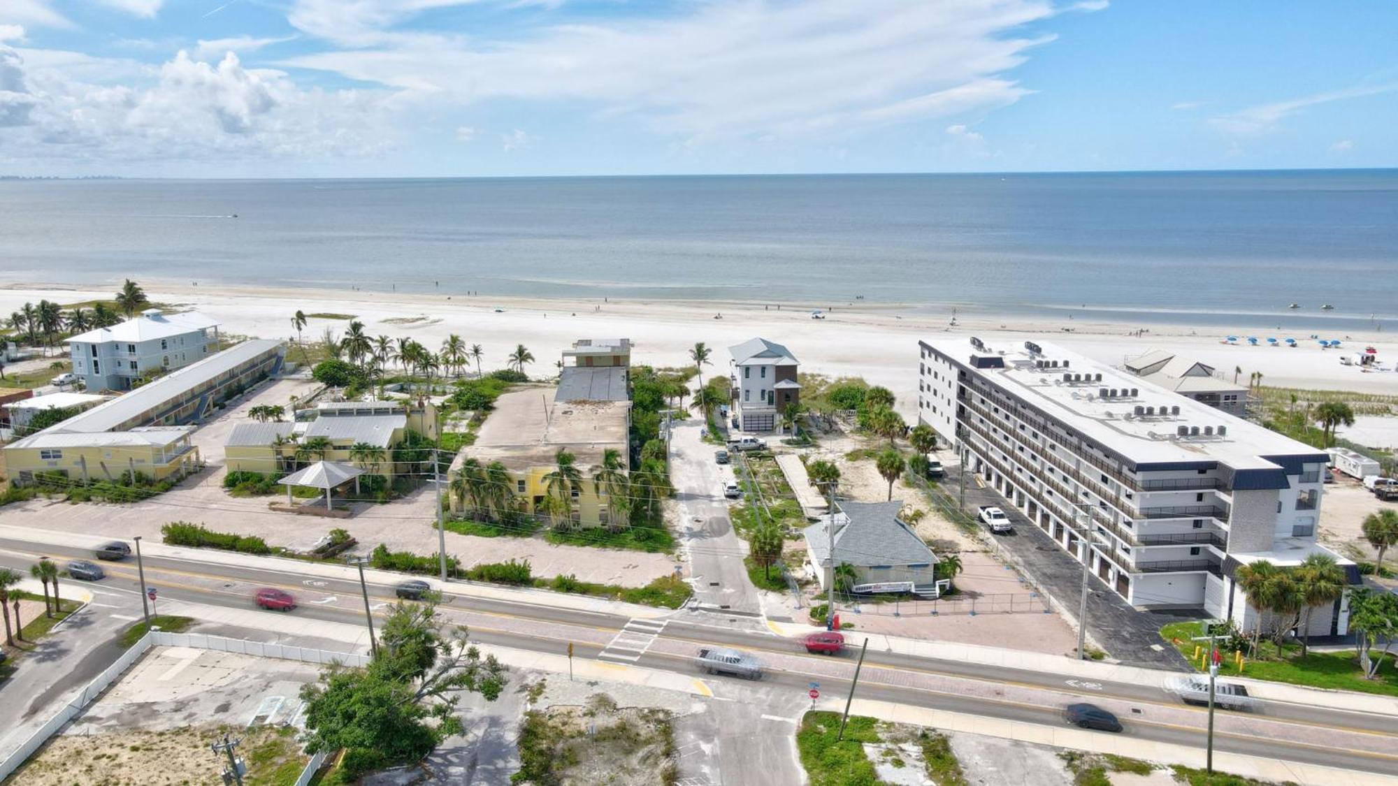 Charming Myers House * Fort Myers Beach
