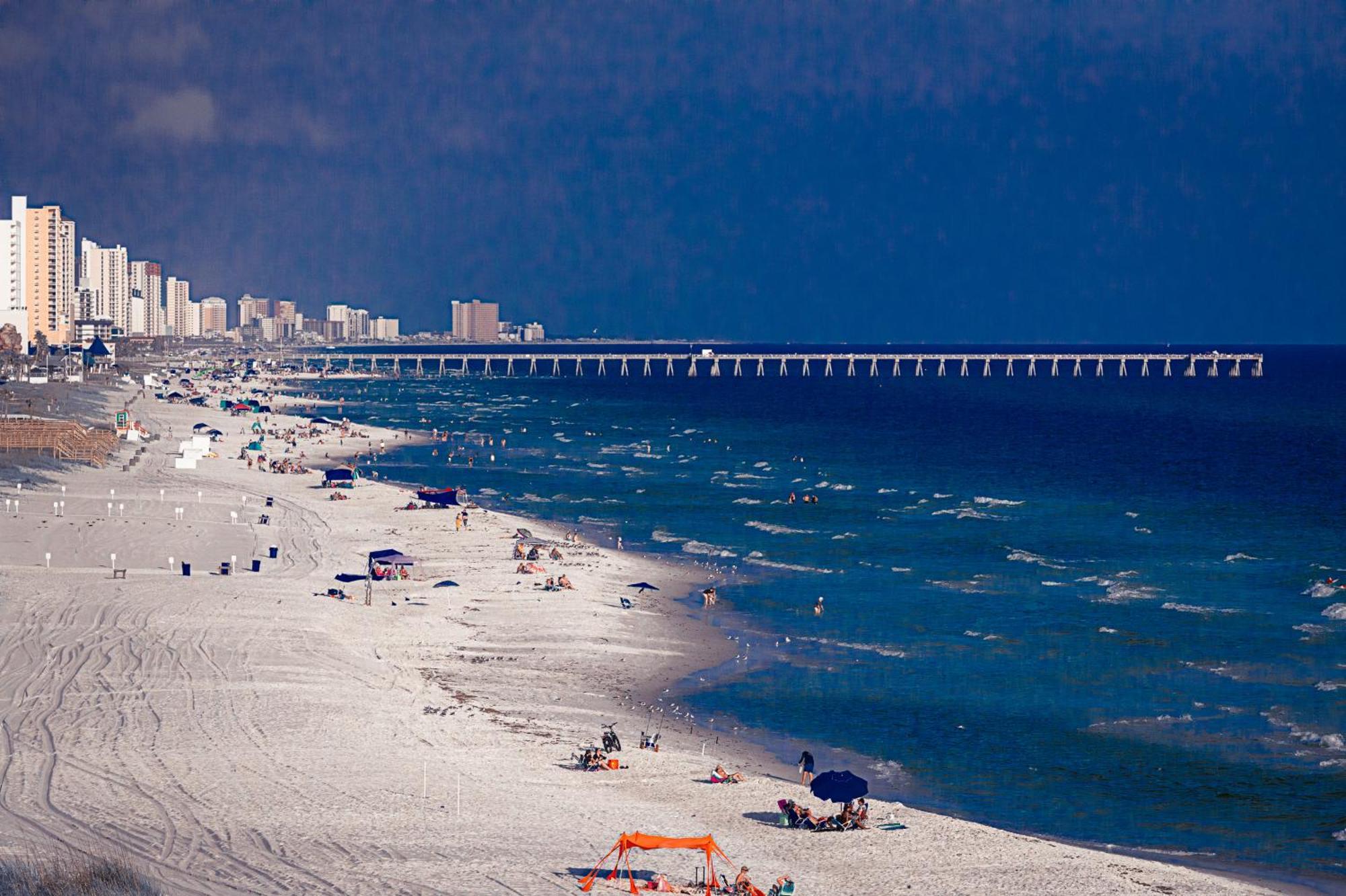 Couples Getaway, Honeymoon Sweet, Perfectly Cozy Front With Kitchen, Pool, Free Parking,check-in At Door * Panama City Beach