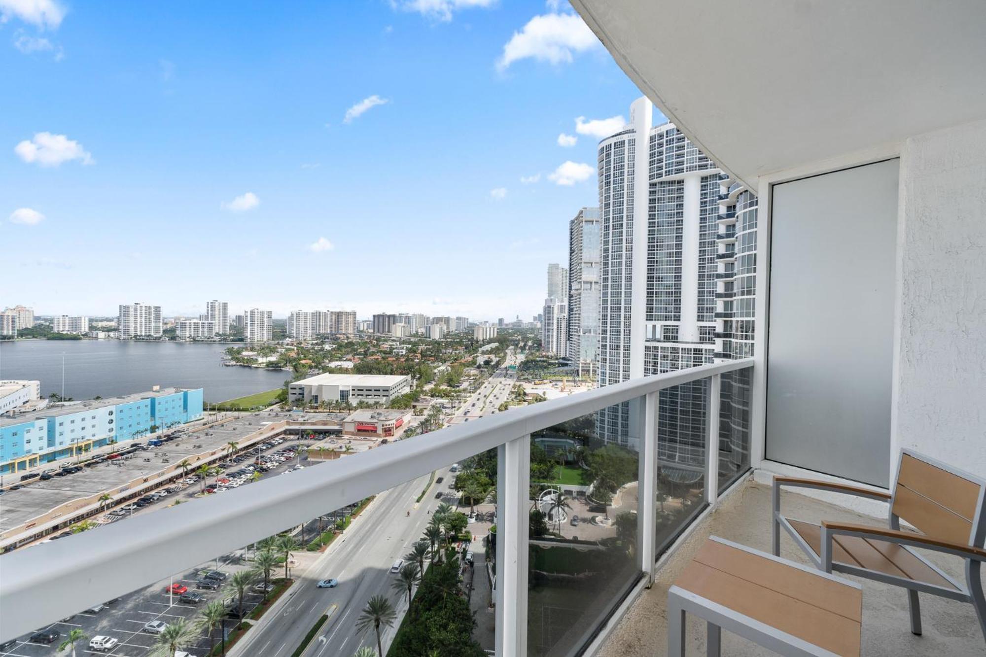 Apartment Lujoso En Playa De Sunny Isles *