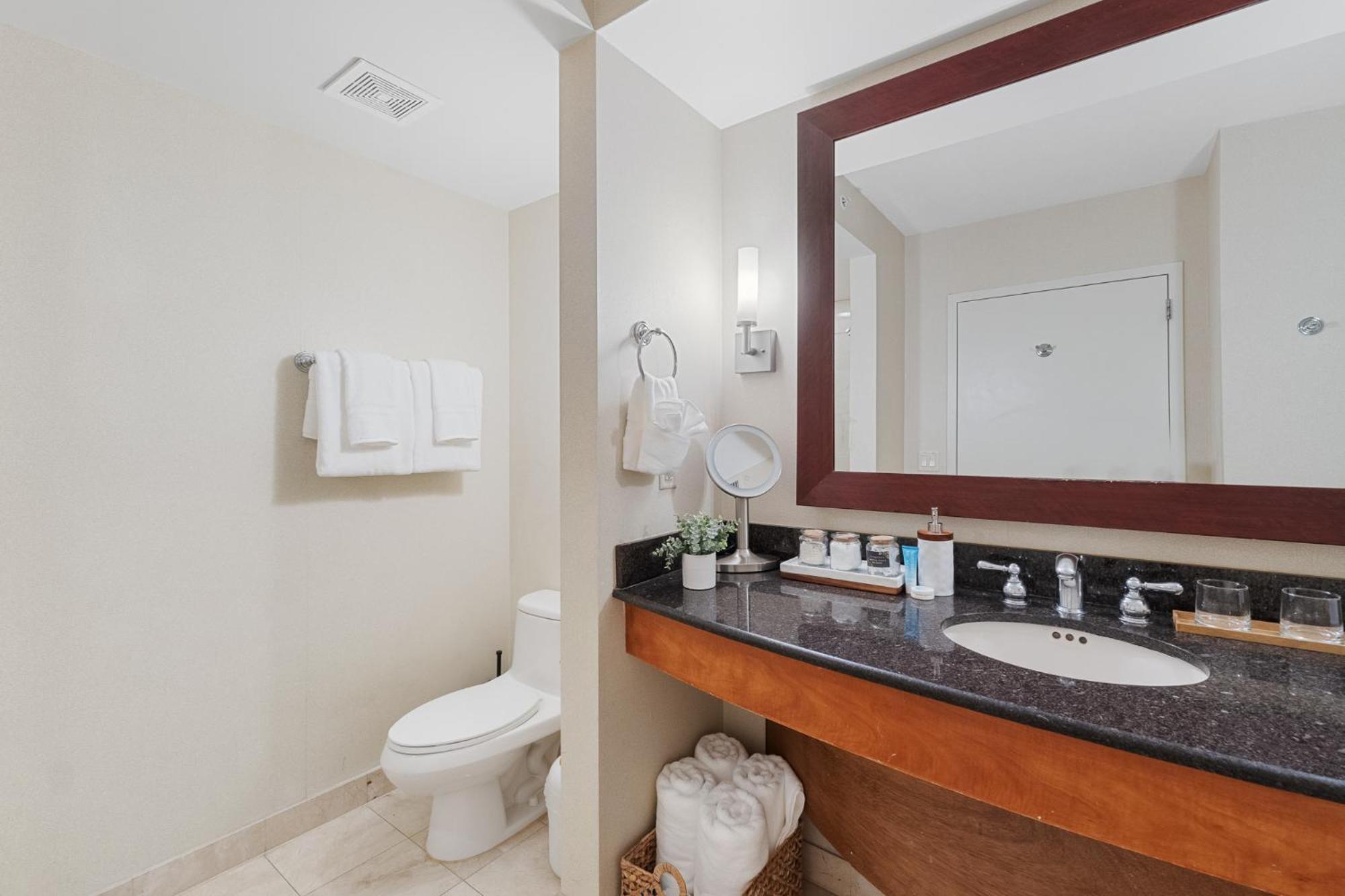 Lujoso En Playa De Sunny Isles Apartment *
