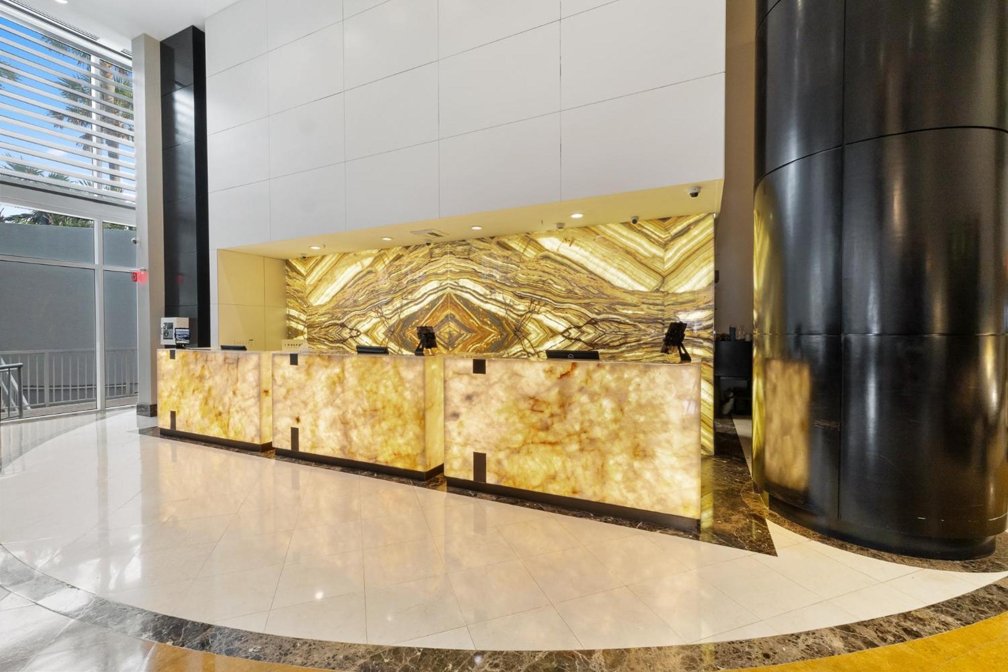 Apartment Lujoso En Playa De Sunny Isles *