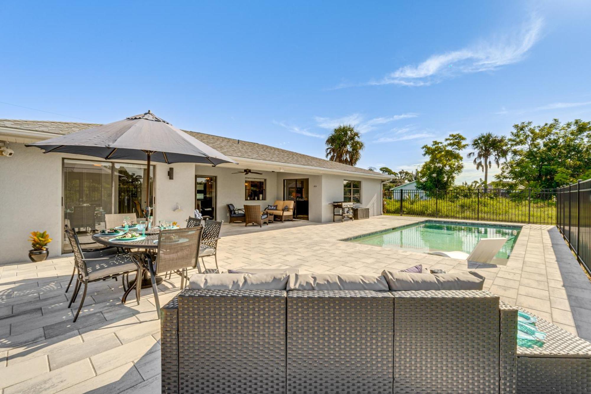 Holiday home Private Pool And Dock Relaxing Oasis