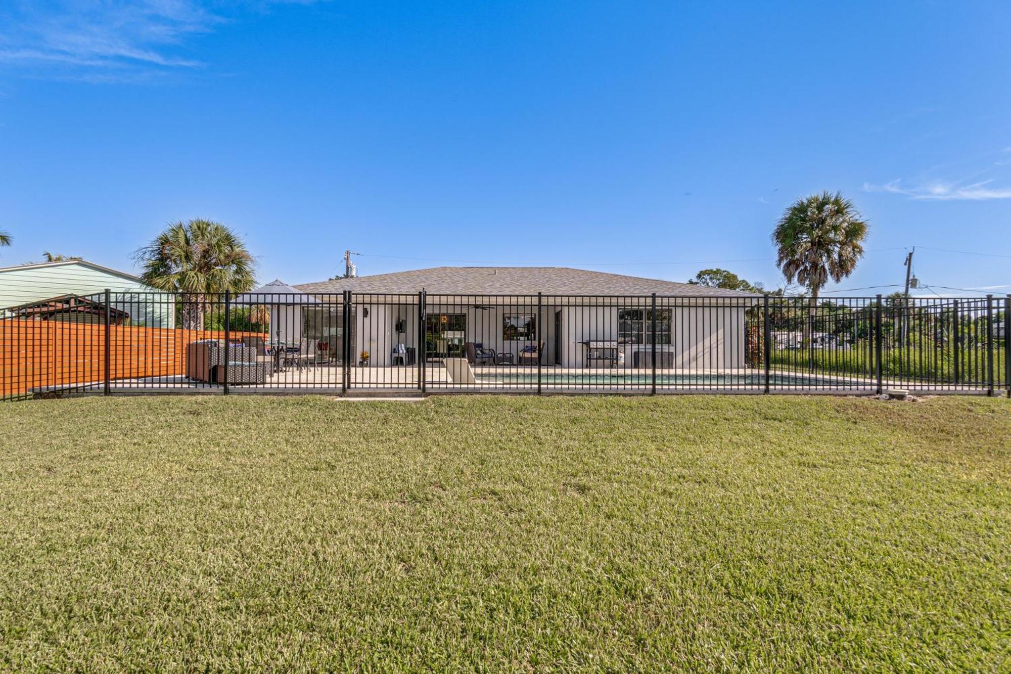 Private Pool And Dock Relaxing Oasis Port Charlotte