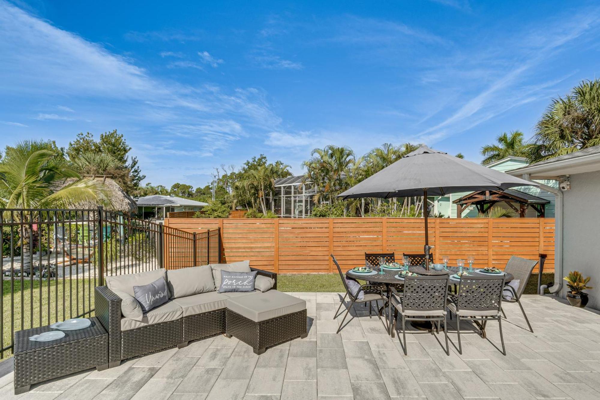 Private Pool And Dock Relaxing Oasis *