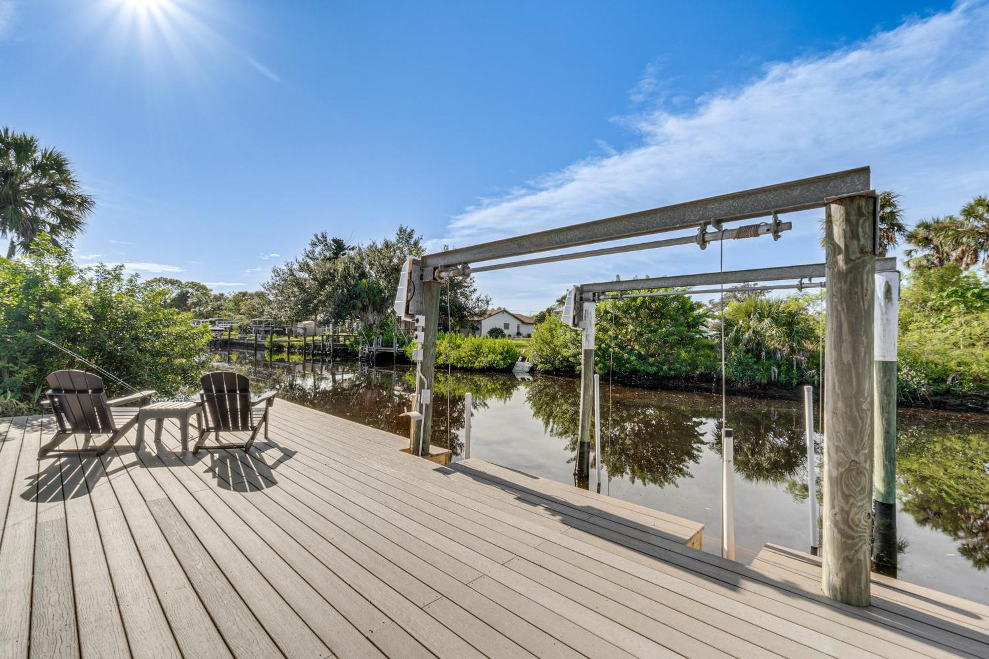 Holiday home Private Pool And Dock Relaxing Oasis