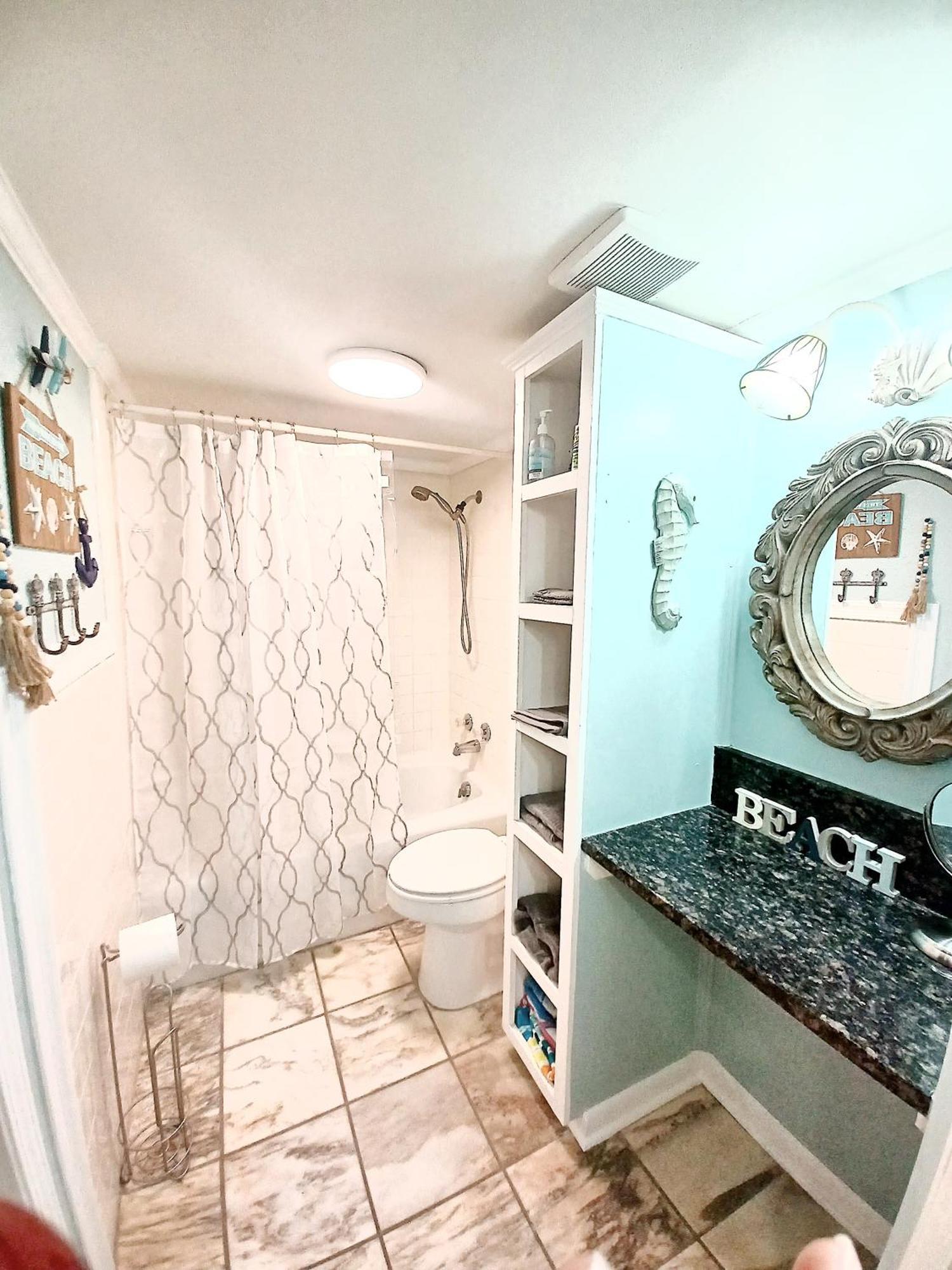 Couples Getaway, Honeymoon Sweet, Perfectly Cozy Front With Kitchen, Pool, Free Parking,check-in At Door *