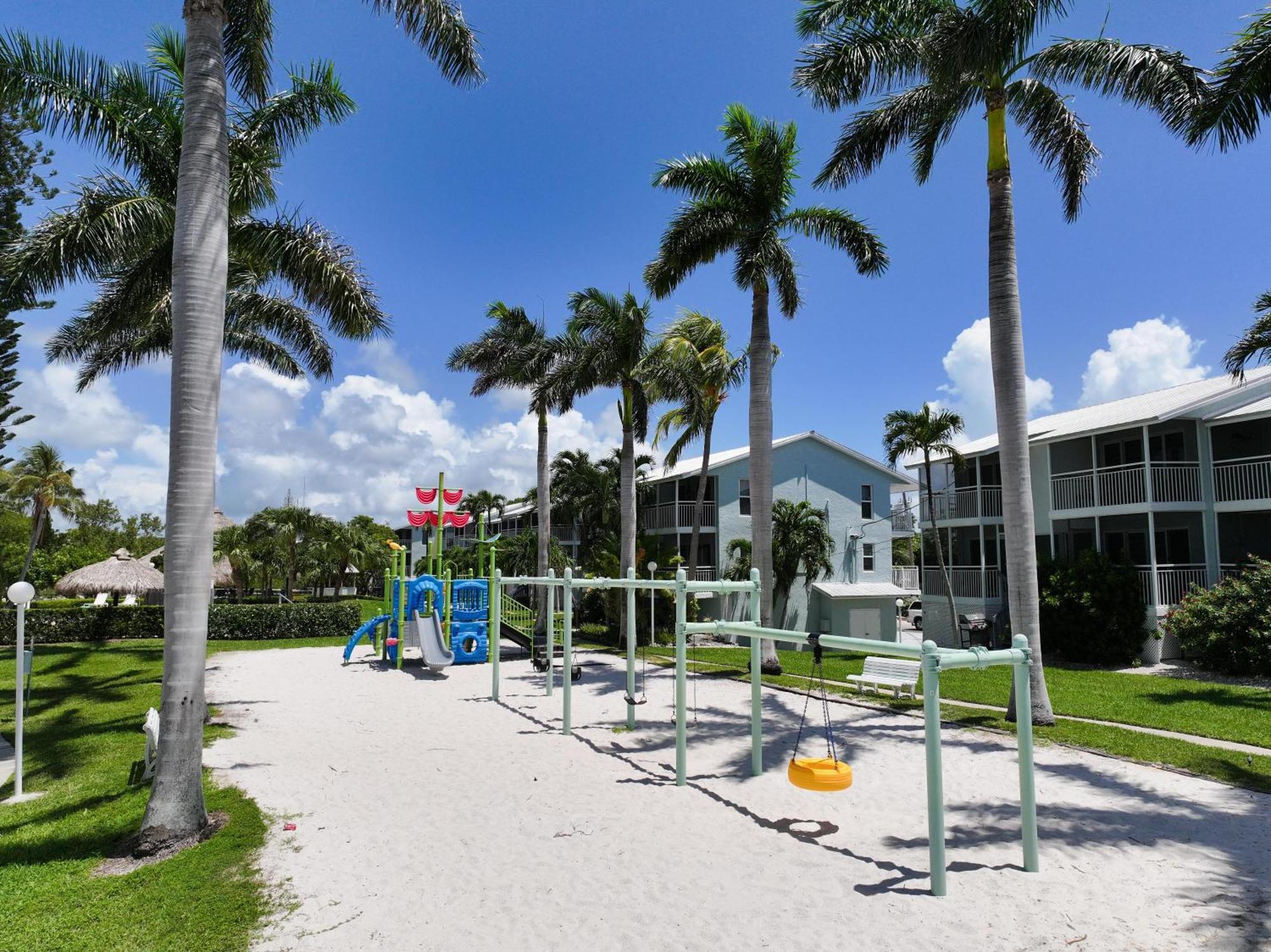Apartment Coastal Chic Getaway Modern 2 Bed 2 Bath In Key Largo, Marina Pool Pickleball