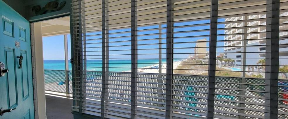 Couples Getaway, Honeymoon Sweet, Perfectly Cozy Front With Kitchen, Pool, Free Parking,check-in At Door Panama City Beach