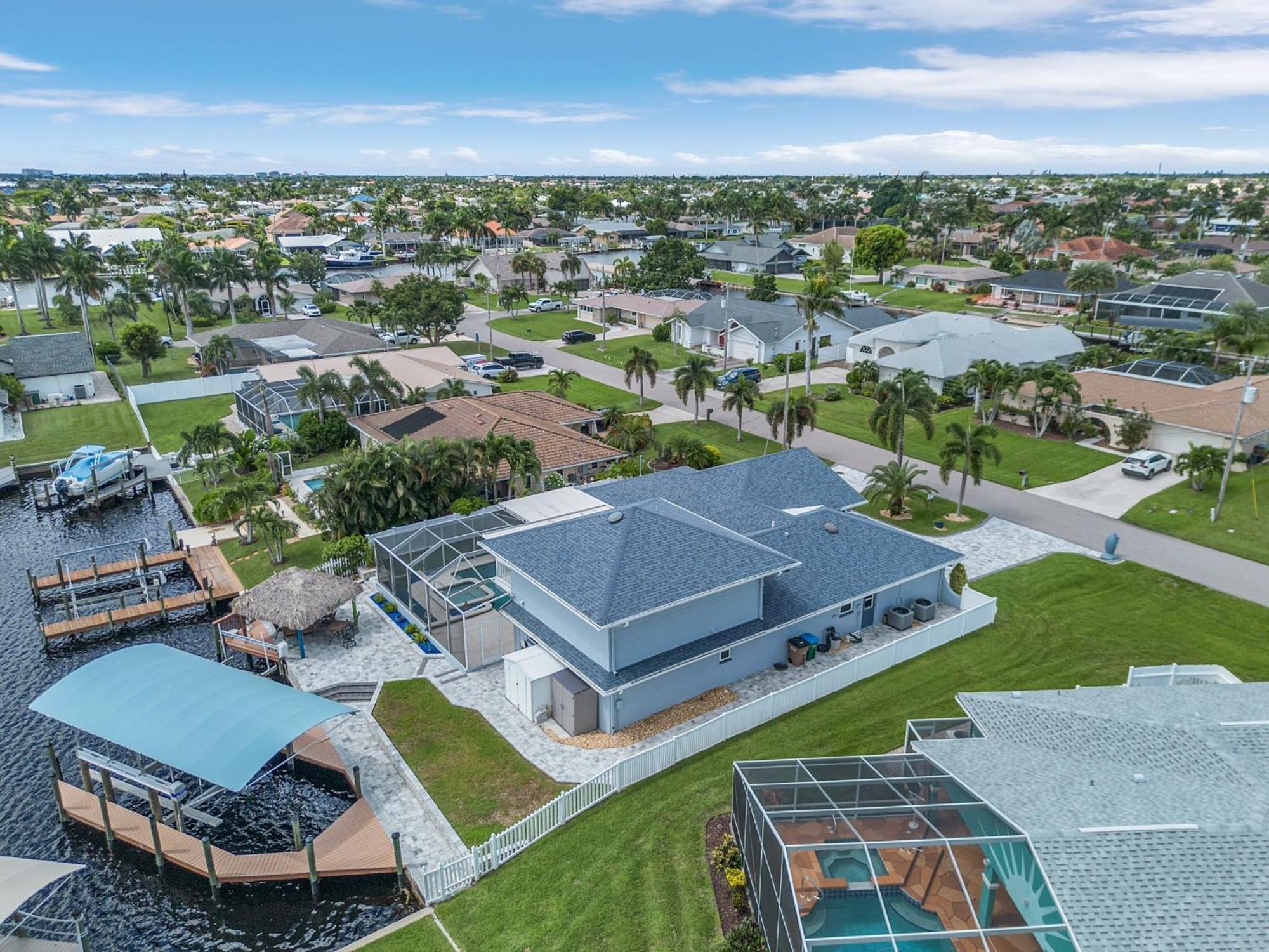 Gulf Access, Dock With Tiki, Heated Pool And Spa, Putting - Sunrise Soiree - Roelens * Cape Coral