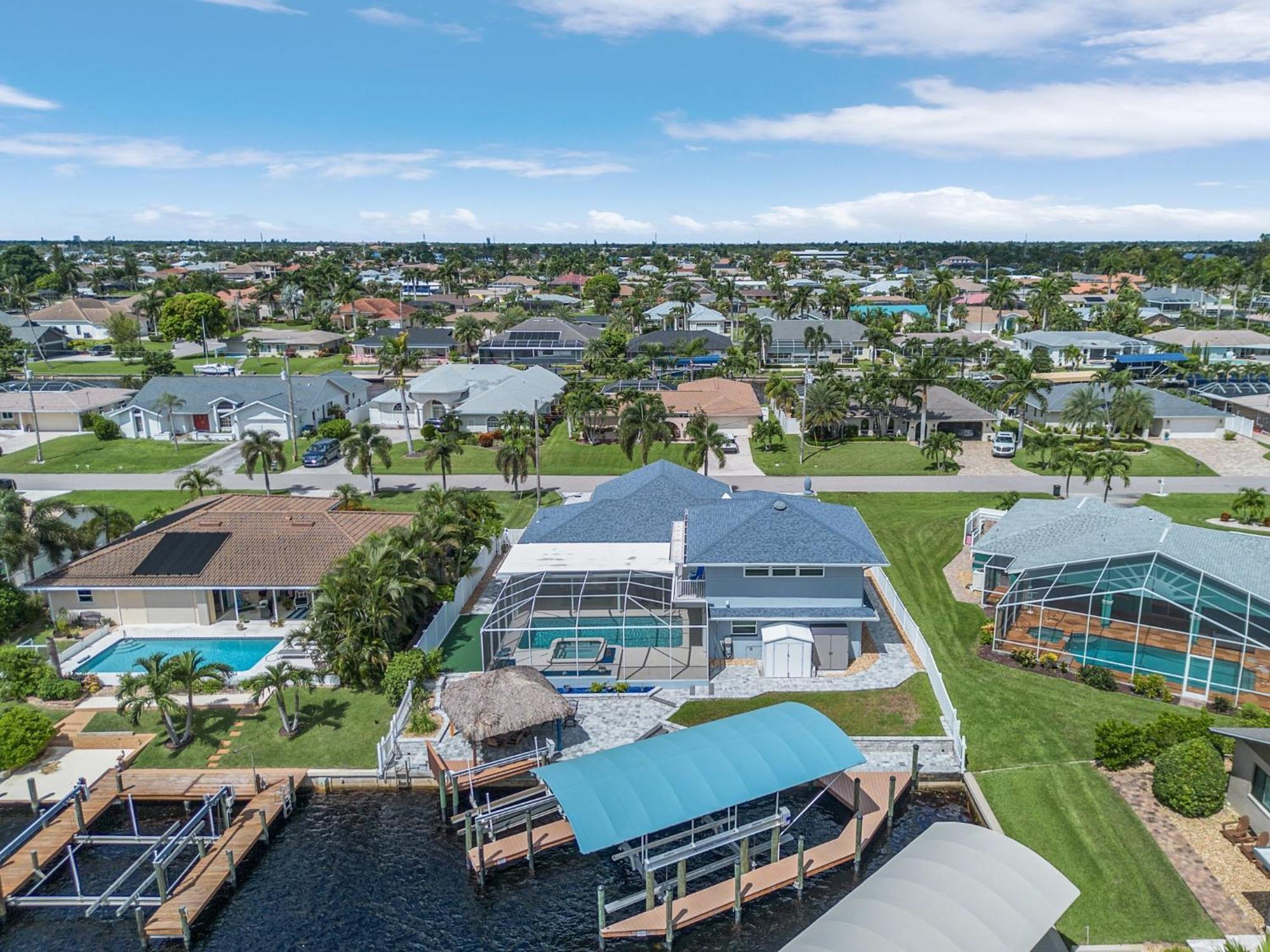 Gulf Access, Dock With Tiki, Heated Pool And Spa, Putting - Sunrise Soiree - Roelens * Cape Coral