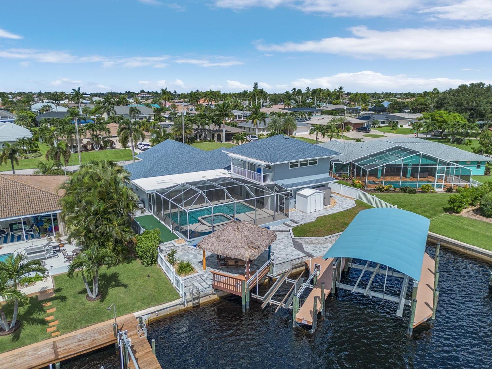 Holiday home Gulf Access, Dock With Tiki, Heated Pool And Spa, Putting - Sunrise Soiree - Roelens *