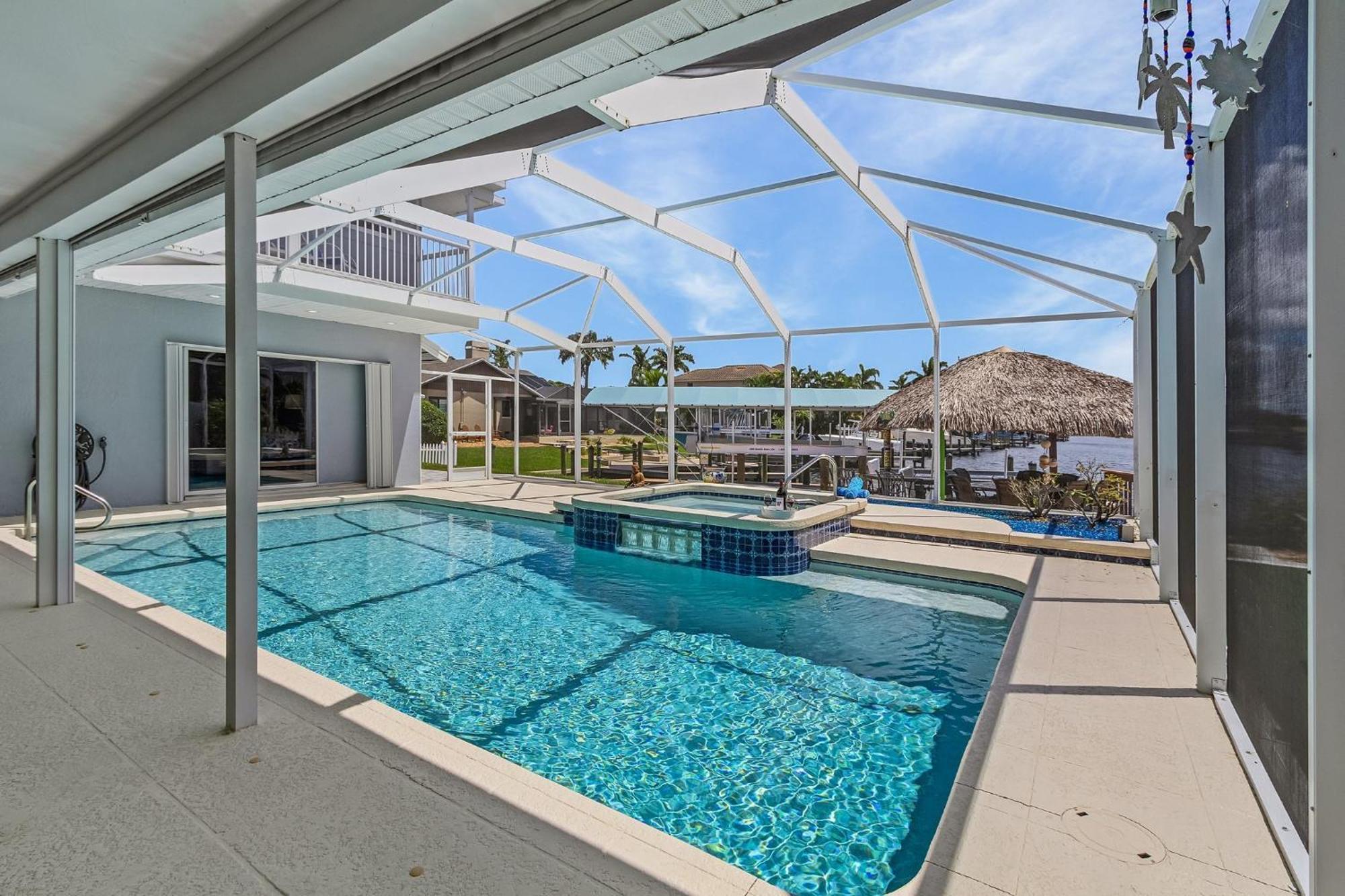 Holiday home Gulf Access, Dock With Tiki, Heated Pool And Spa, Putting - Sunrise Soiree - Roelens