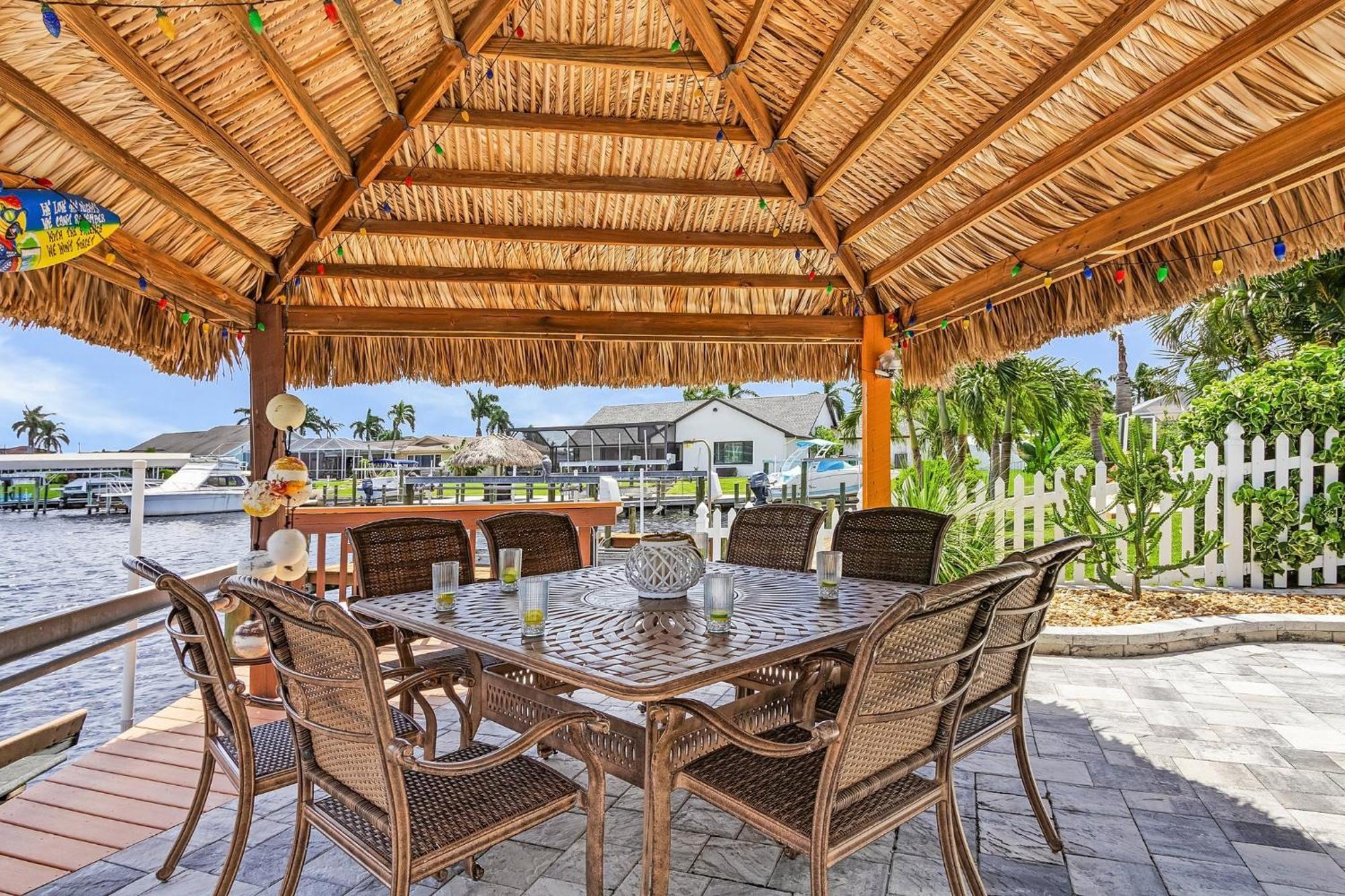Gulf Access, Dock With Tiki, Heated Pool And Spa, Putting - Sunrise Soiree - Roelens Holiday home