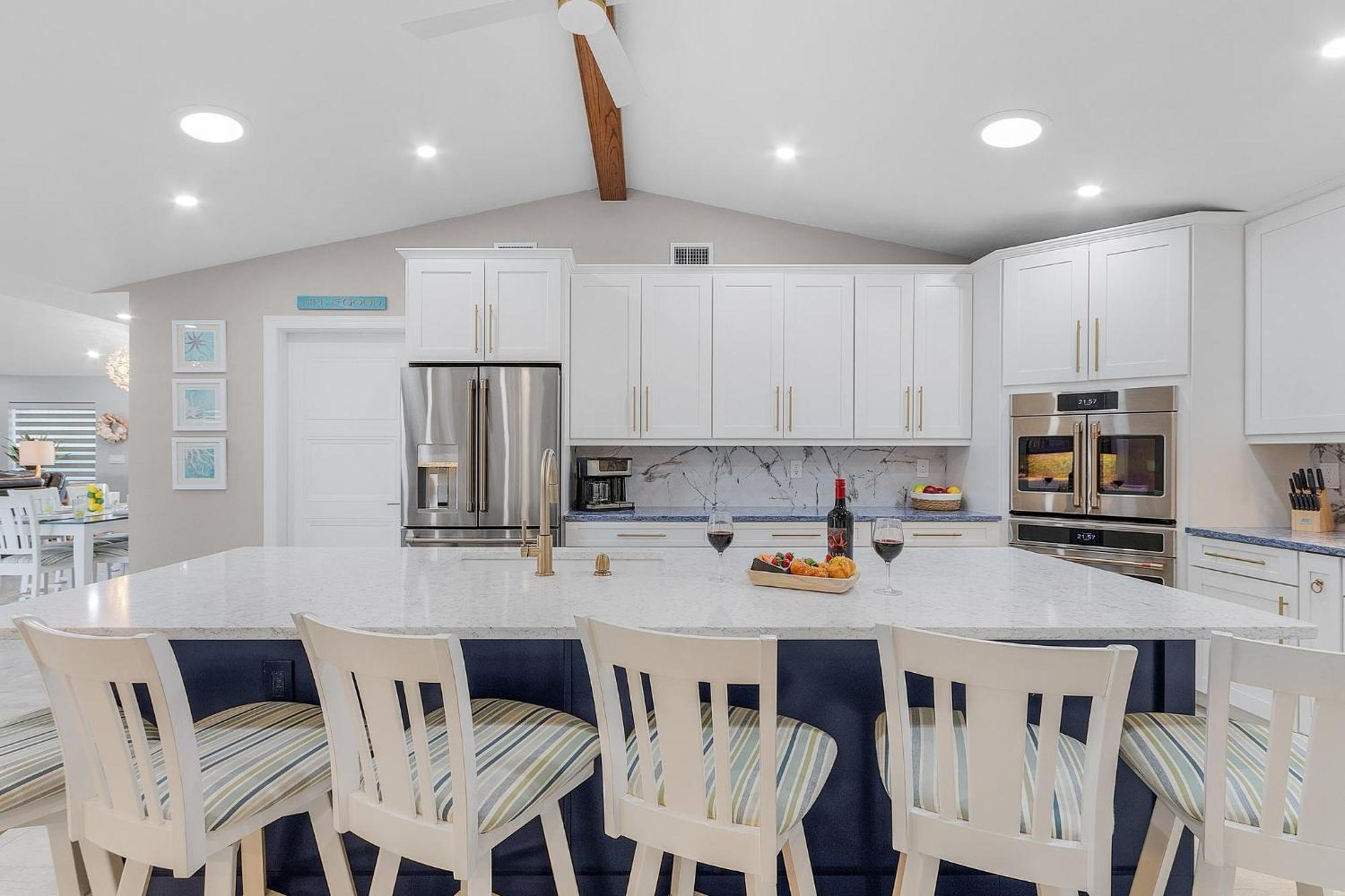 Holiday home Gulf Access, Dock With Tiki, Heated Pool And Spa, Putting - Sunrise Soiree - Roelens Cape Coral