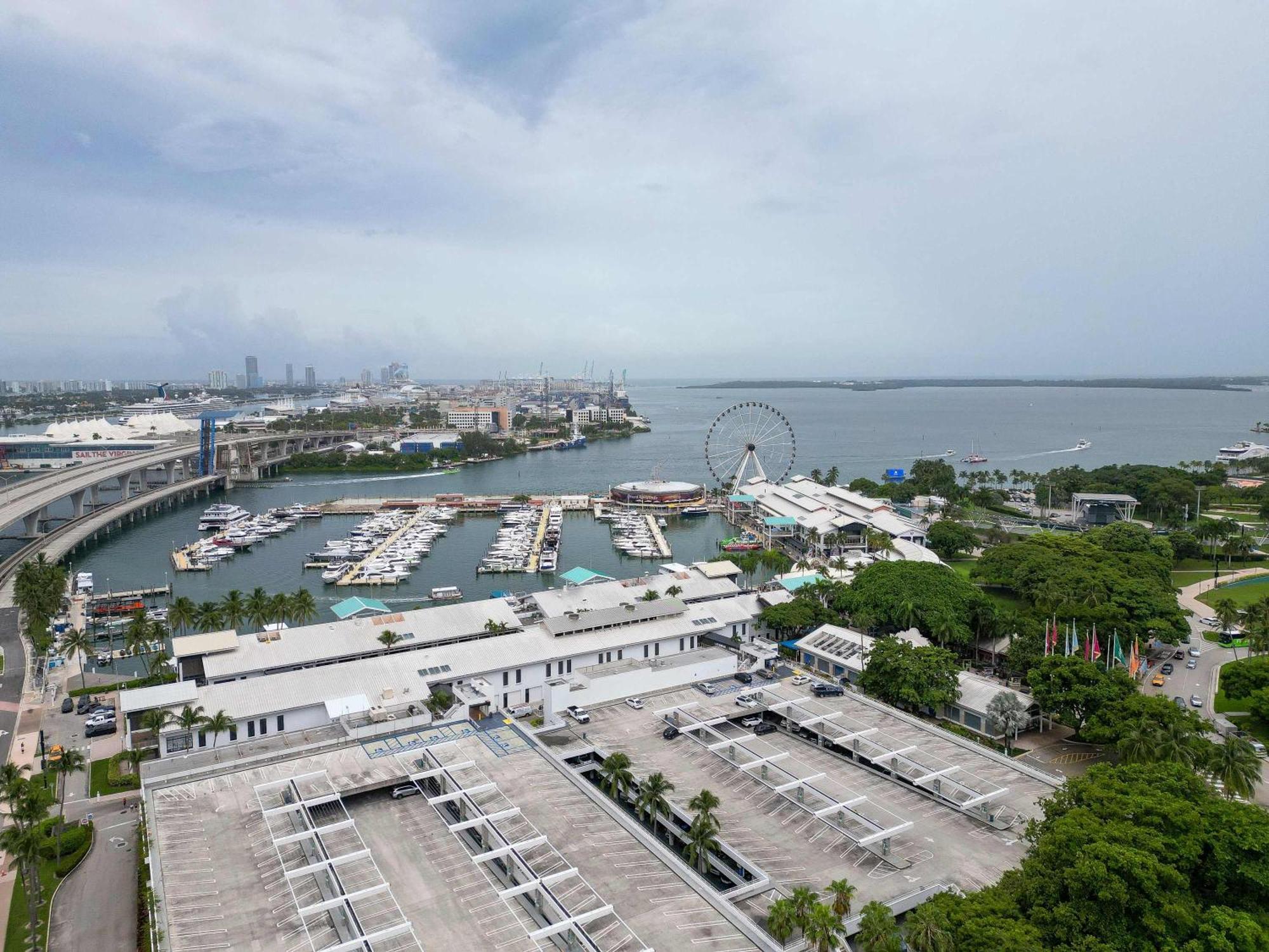 Apartment Orange Crush - Resort-style Amenities & Location *