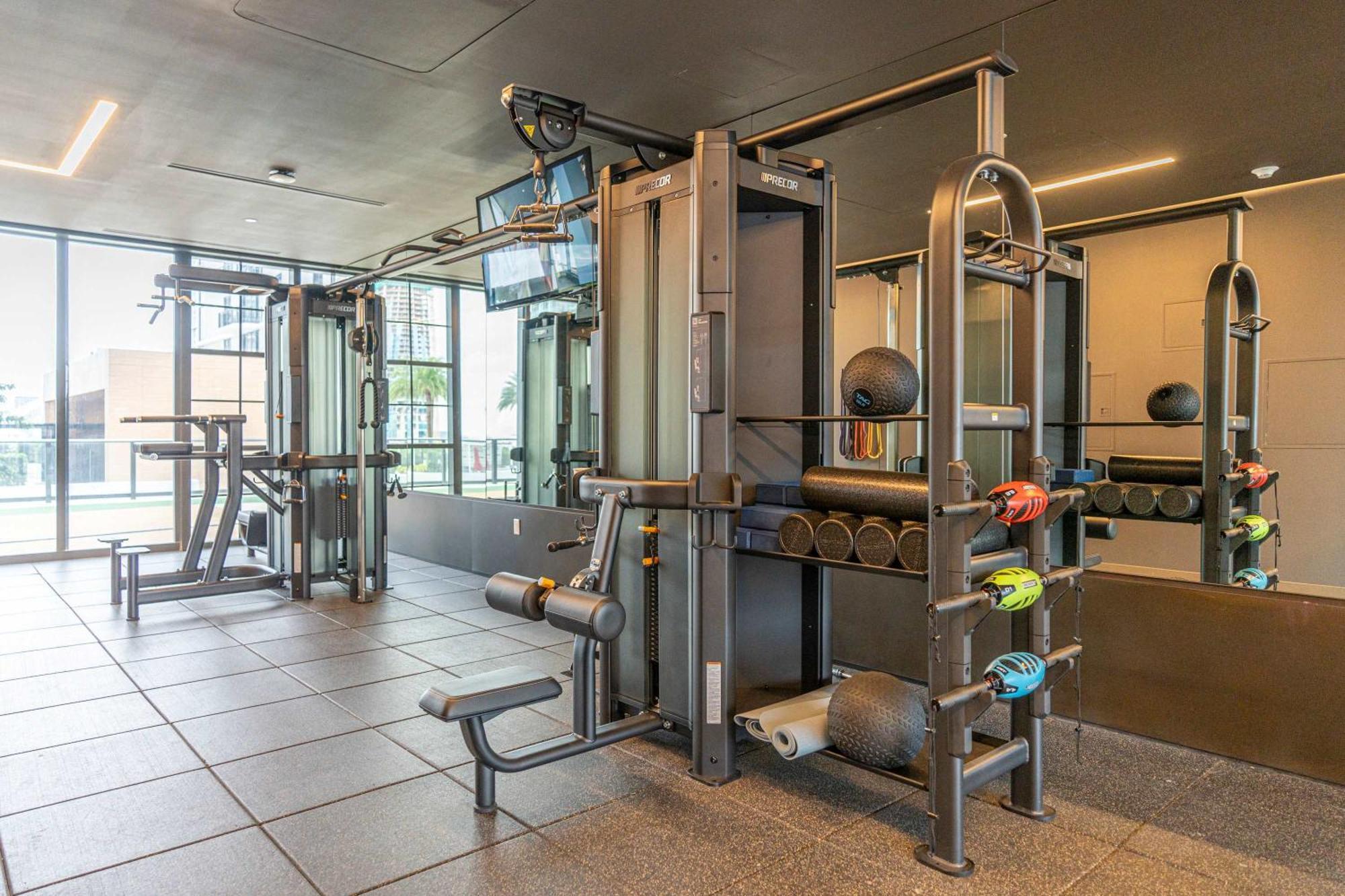Orange Crush - Resort-style Amenities & Location *