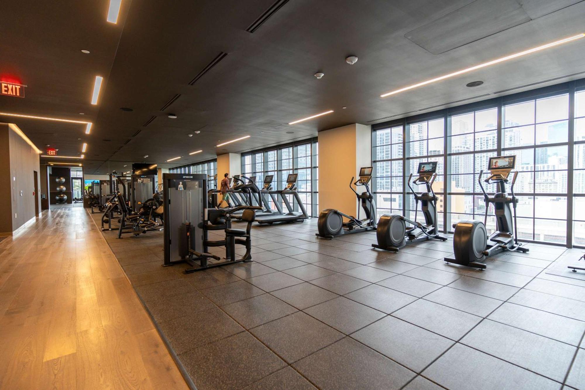 Orange Crush - Resort-style Amenities & Location Miami