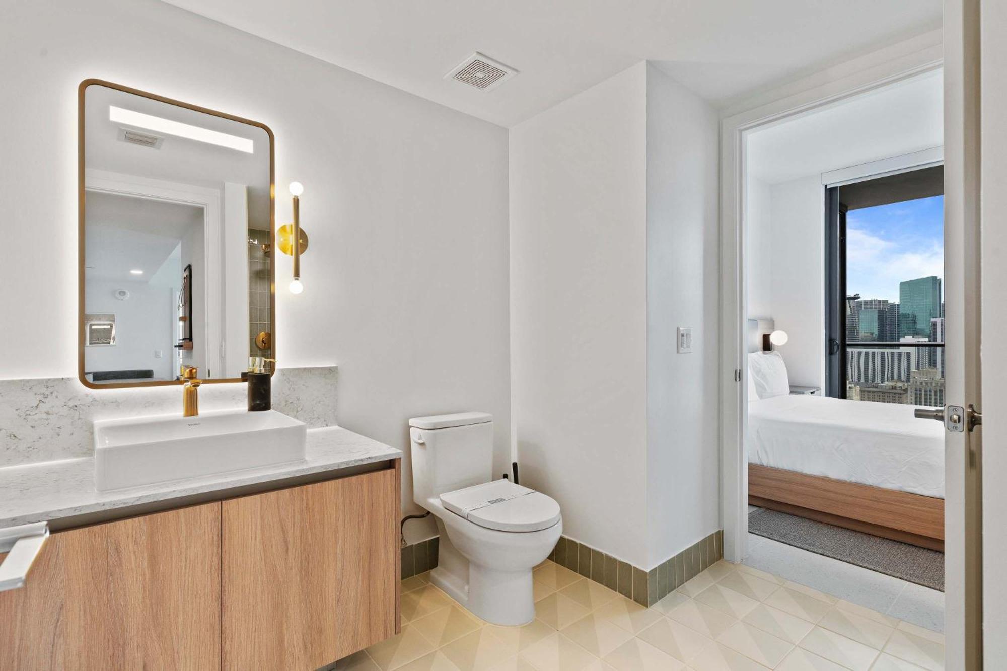 Apartment Orange Crush - Resort-style Amenities & Location