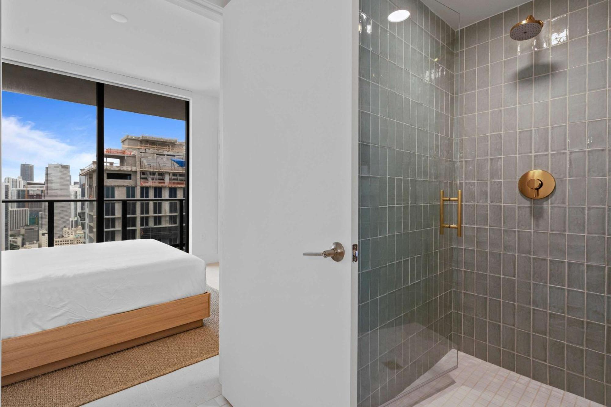 Apartment Orange Crush - Resort-style Amenities & Location