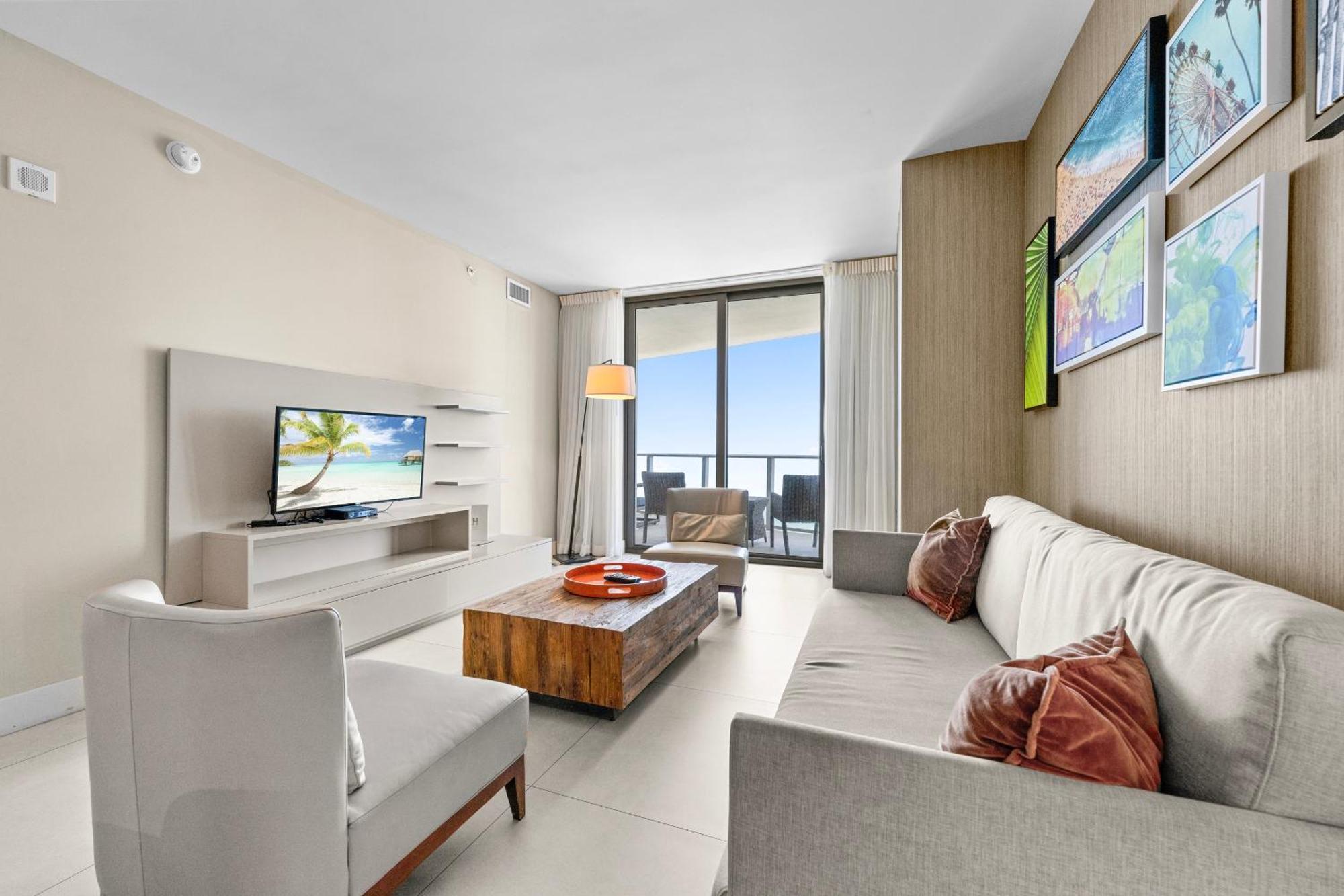 Aparthotel Upscale Comfort And Breathtaking Views At H Hollywood Residences By Zelloo Beverley Beach