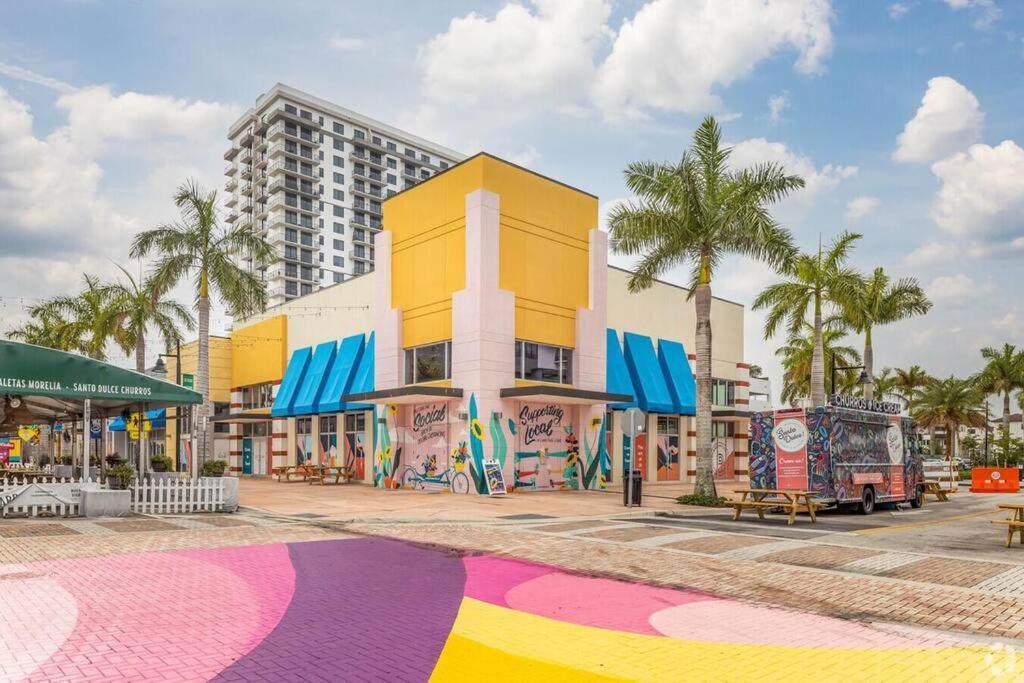 Comfortable In Downtown Doral *