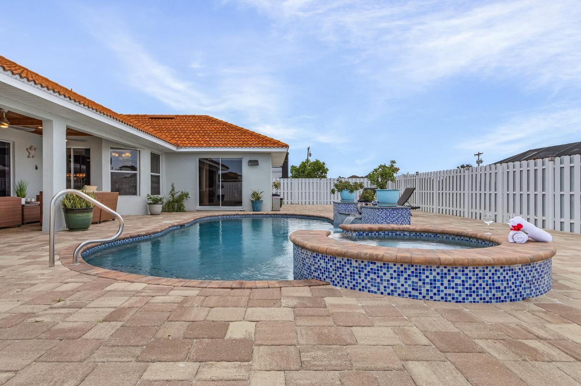 Holiday home Find Sun & - Private Beach, Heated Pool & - Wanderlust - Roelens