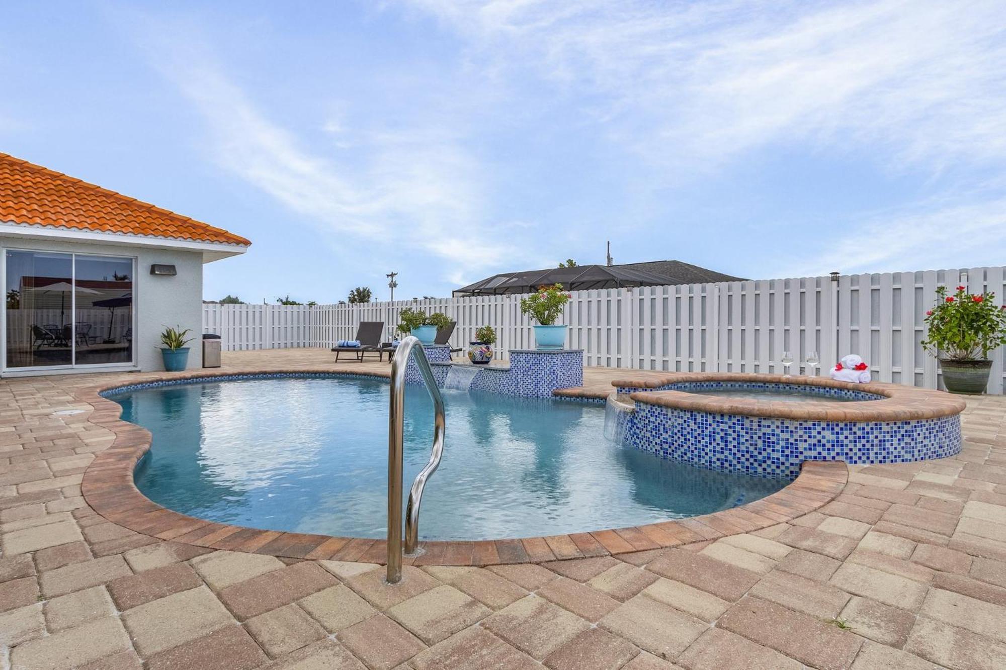 Find Sun & - Private Beach, Heated Pool & - Wanderlust - Roelens Holiday home Cape Coral