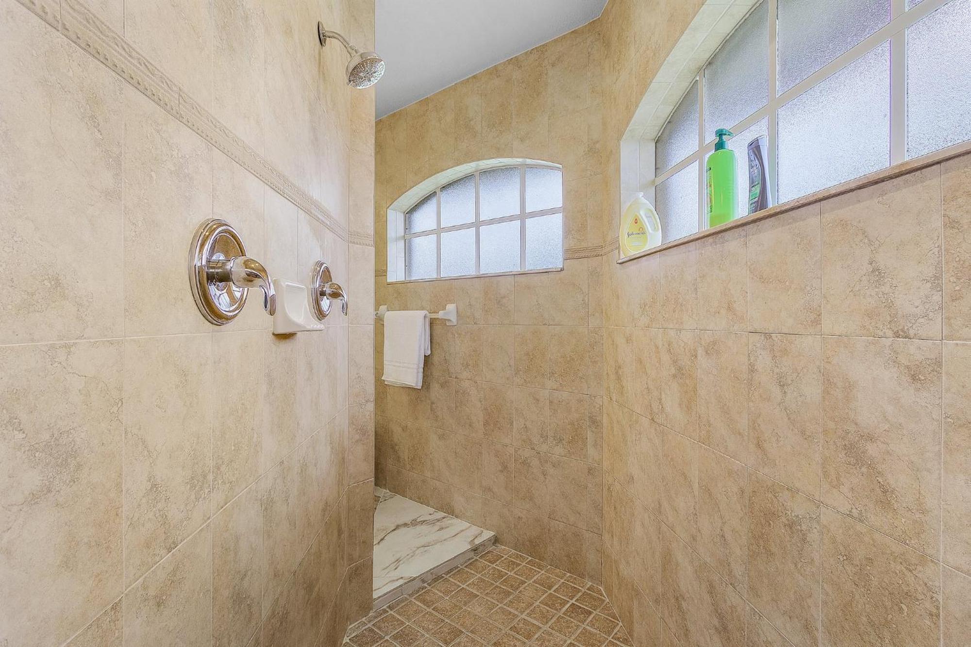 Find Sun & - Private Beach, Heated Pool & - Wanderlust - Roelens Holiday home *