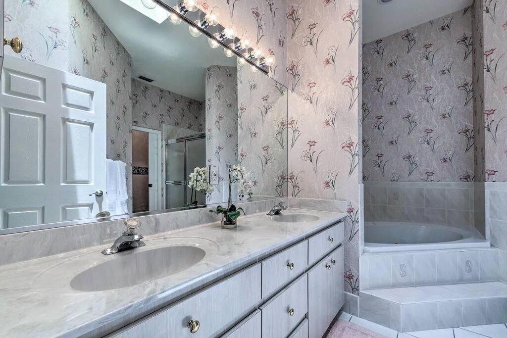 Luxe In With Pool Lecanto